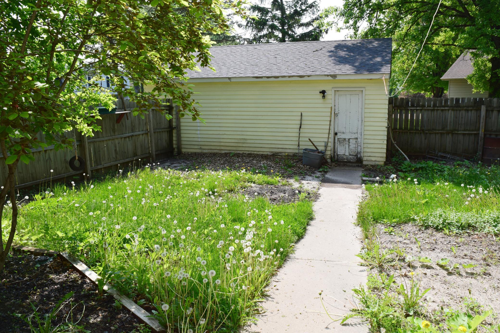 1025 NE Mineral Sp Road