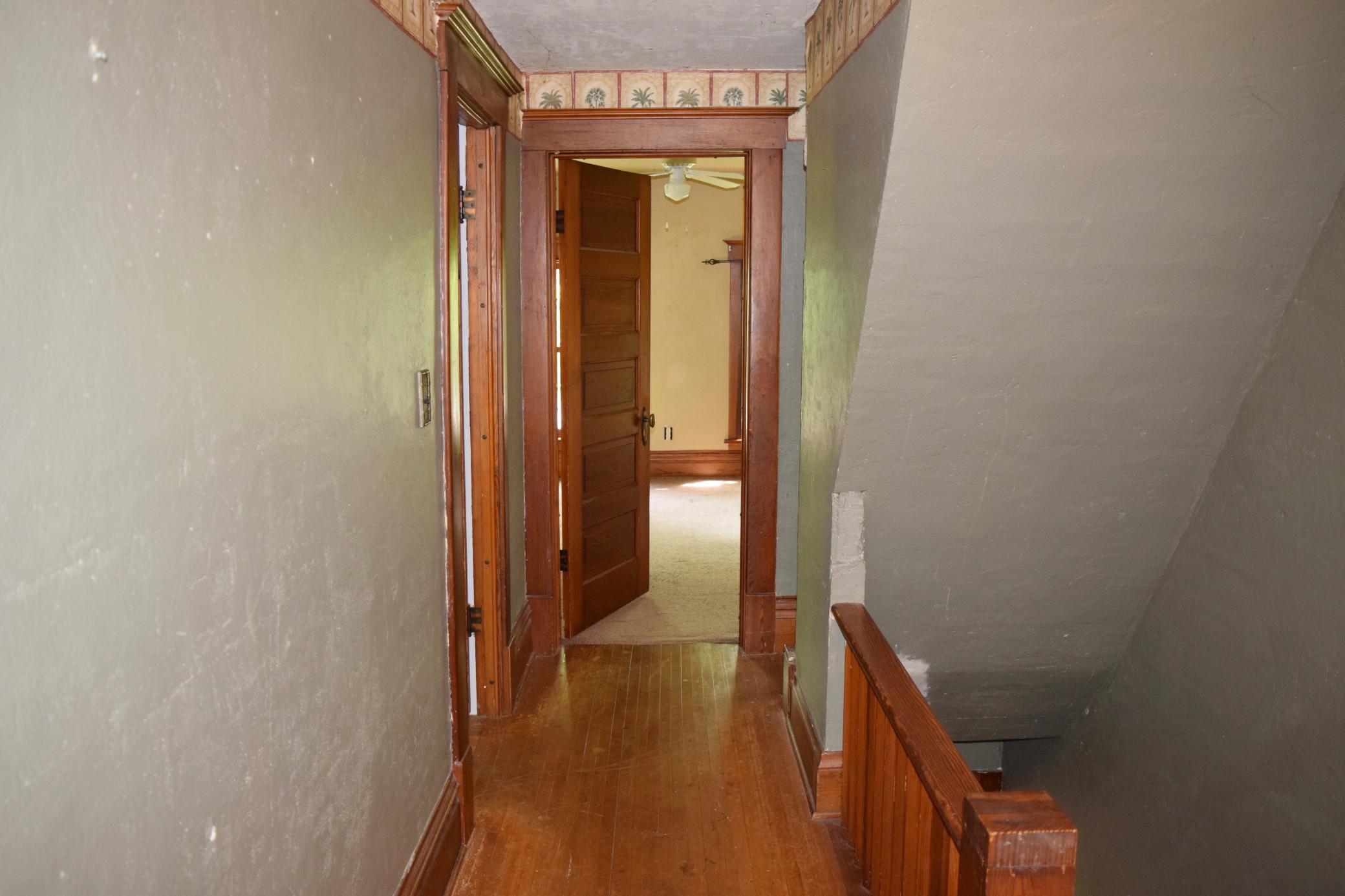 1025 NE Mineral Sp Road