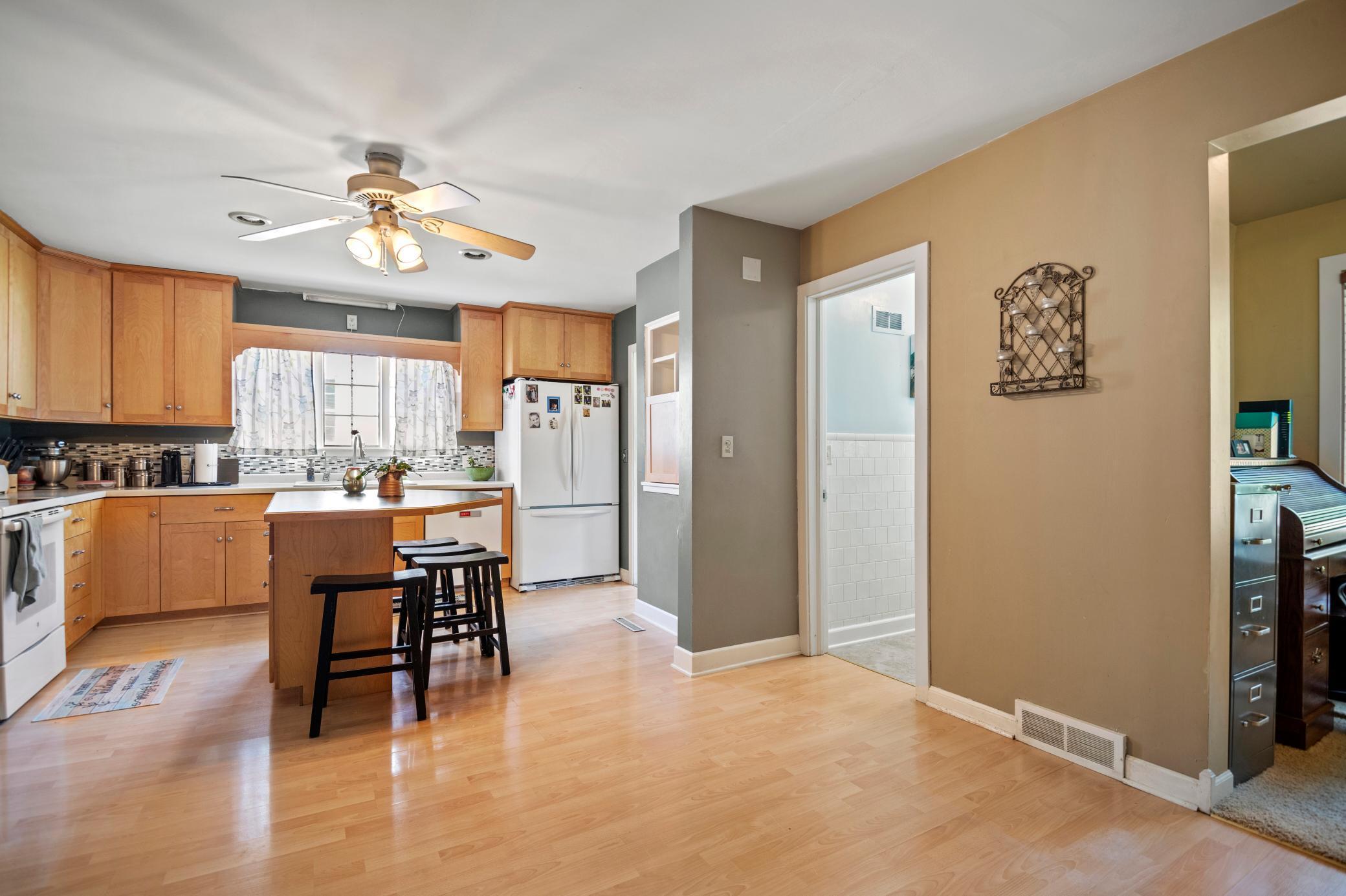 540 E Academy Street