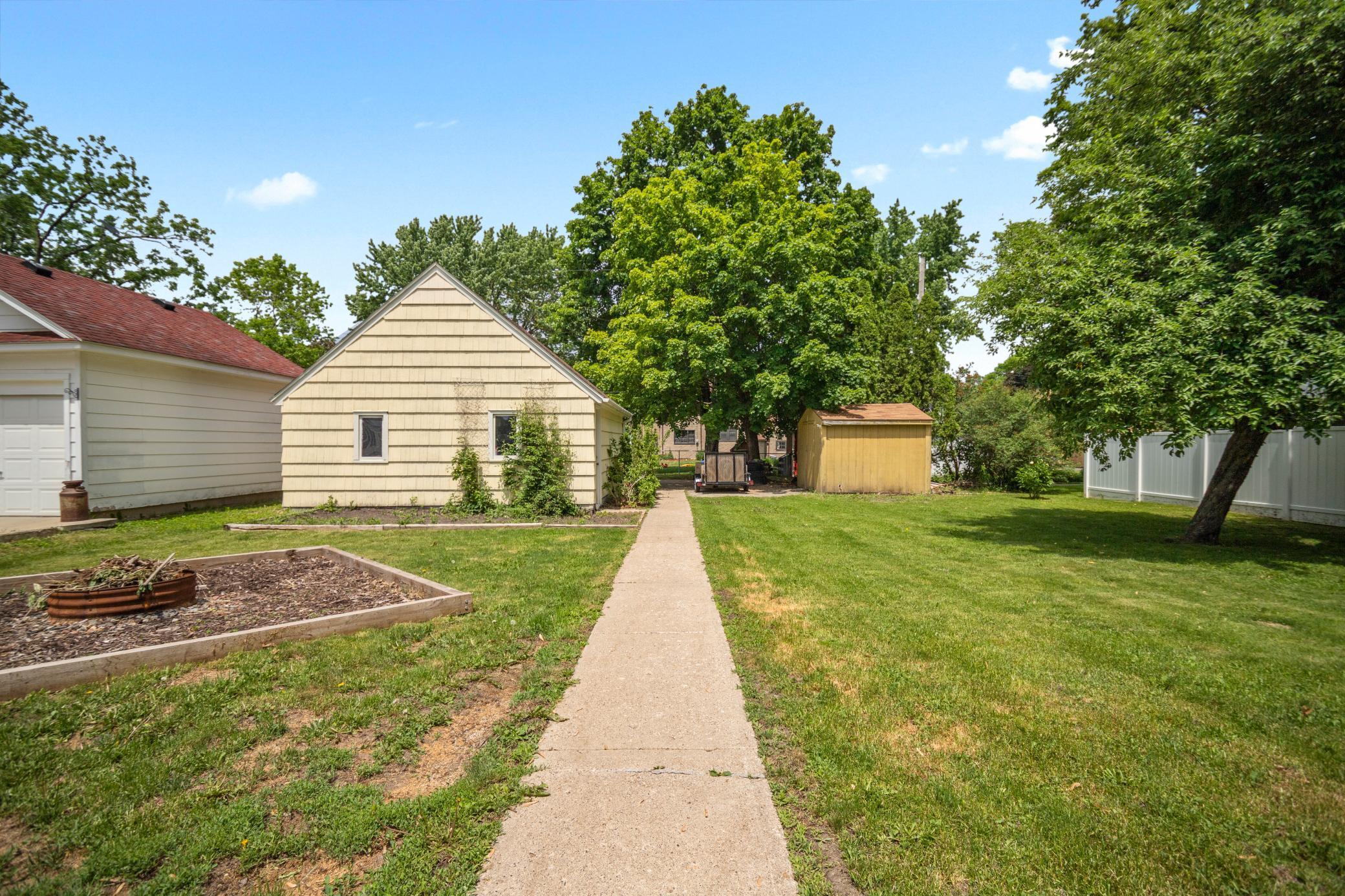 540 E Academy Street