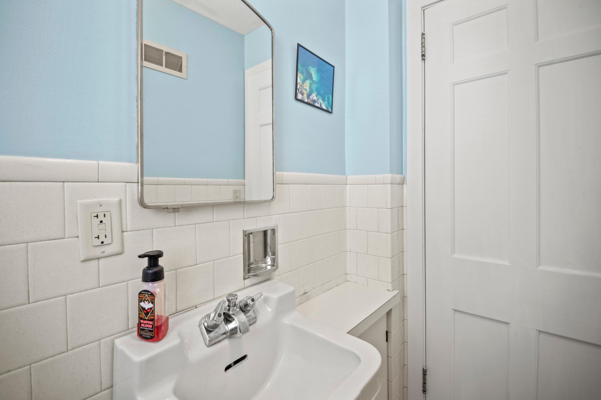 540 E Academy Street