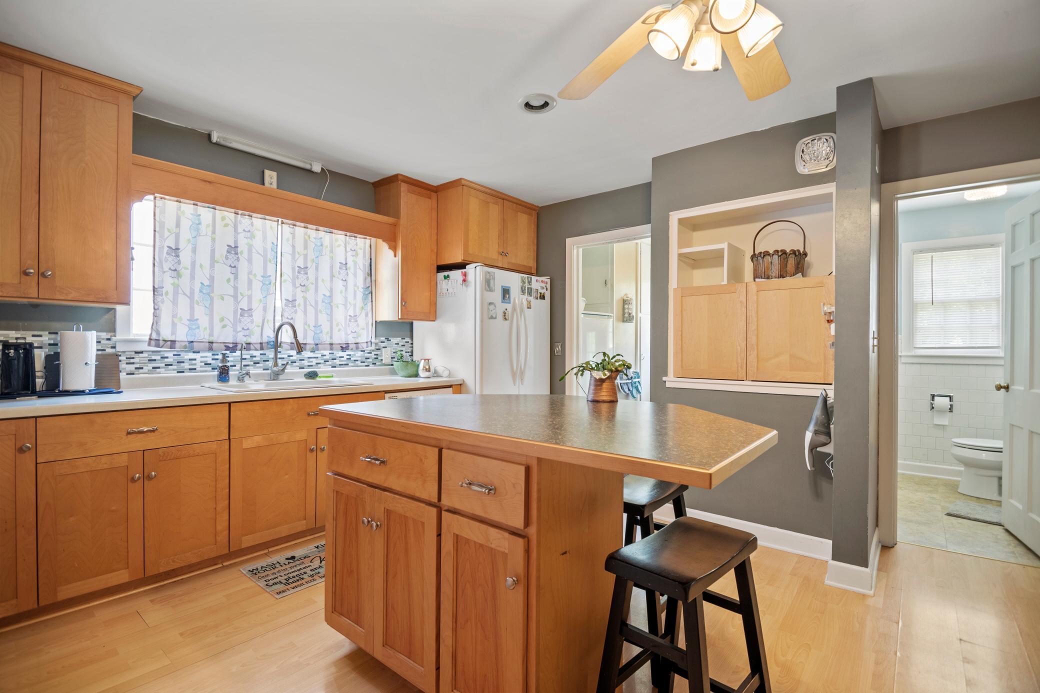 540 E Academy Street