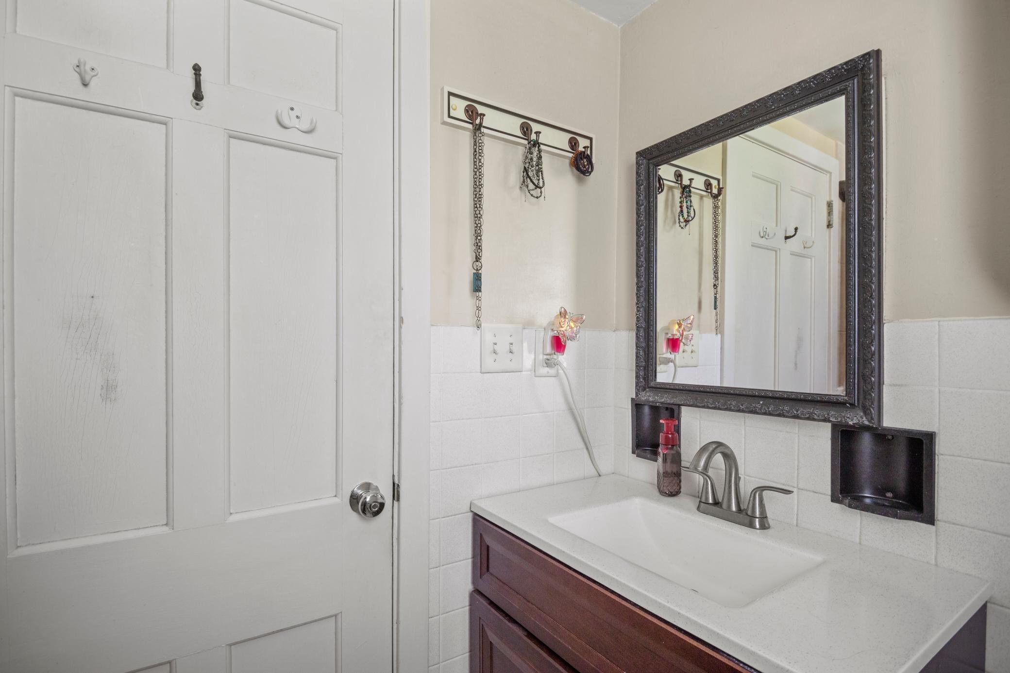 540 E Academy Street