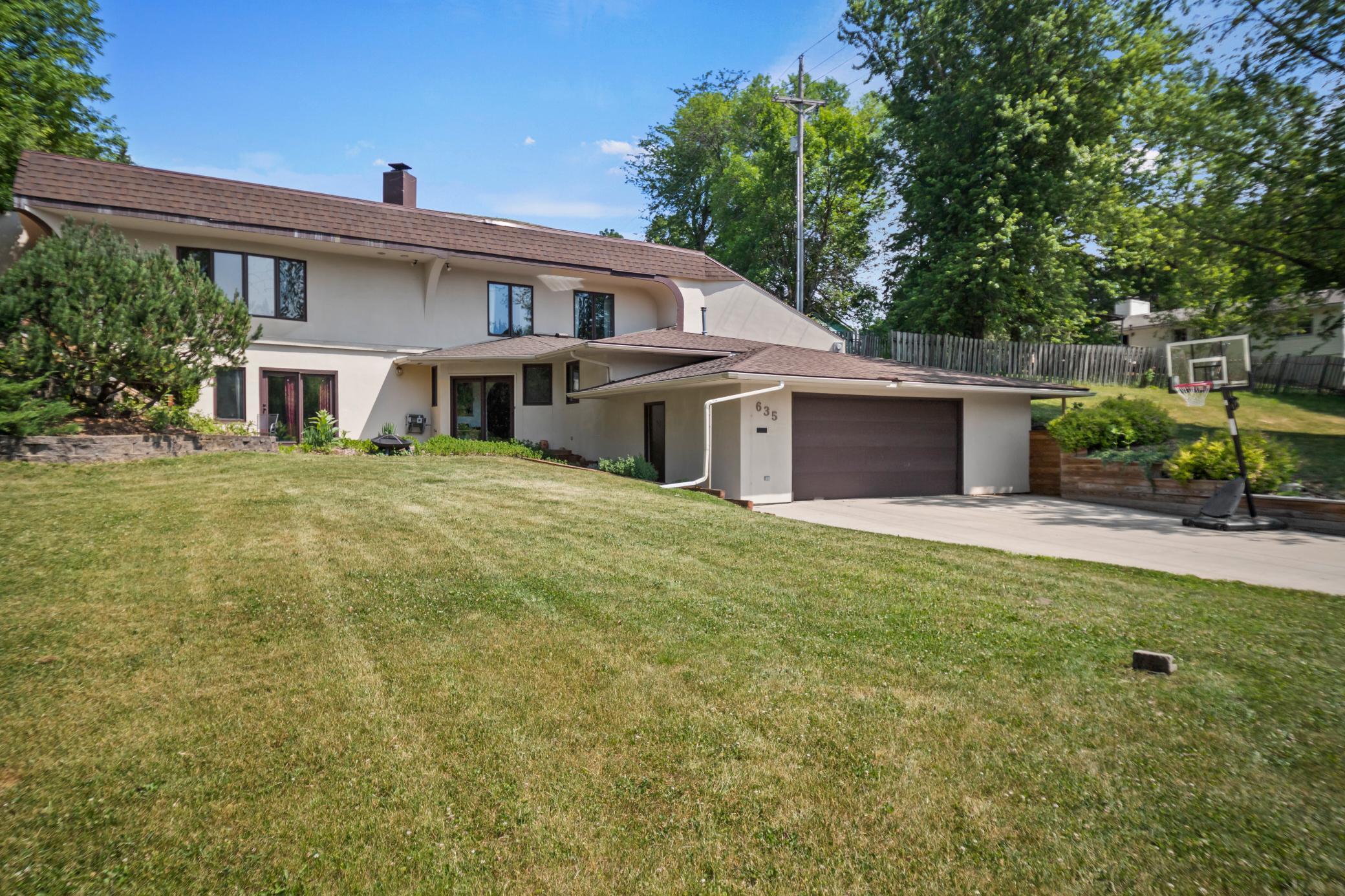 635 Cherry Place