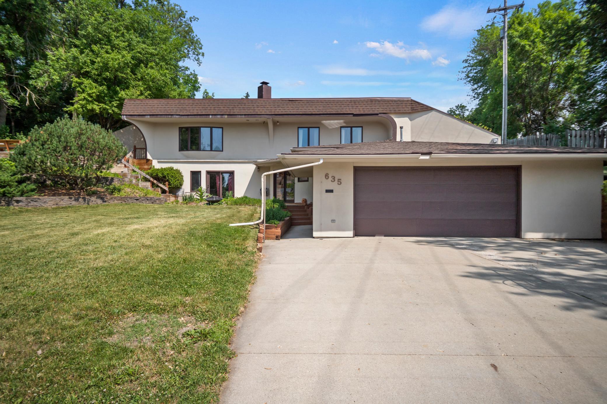 635 Cherry Place