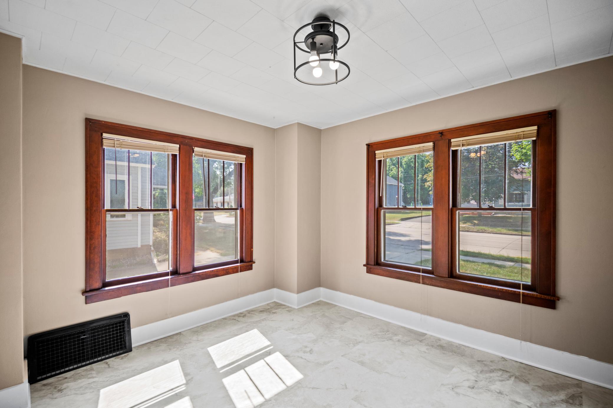 140 W Mckinley Street
