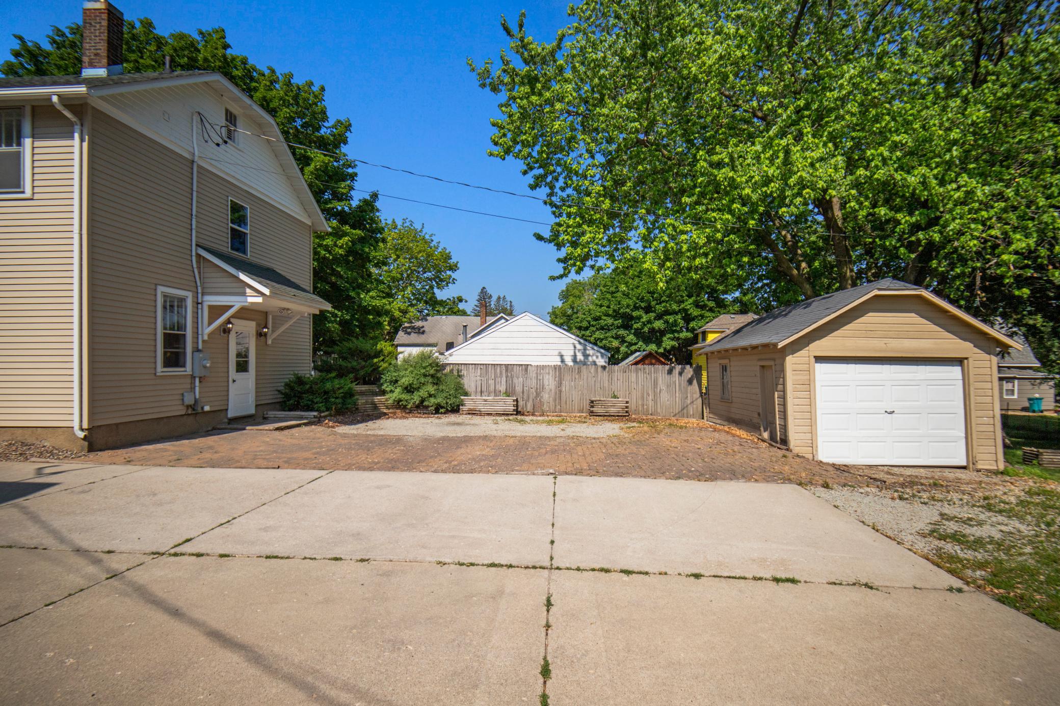 140 W Mckinley Street
