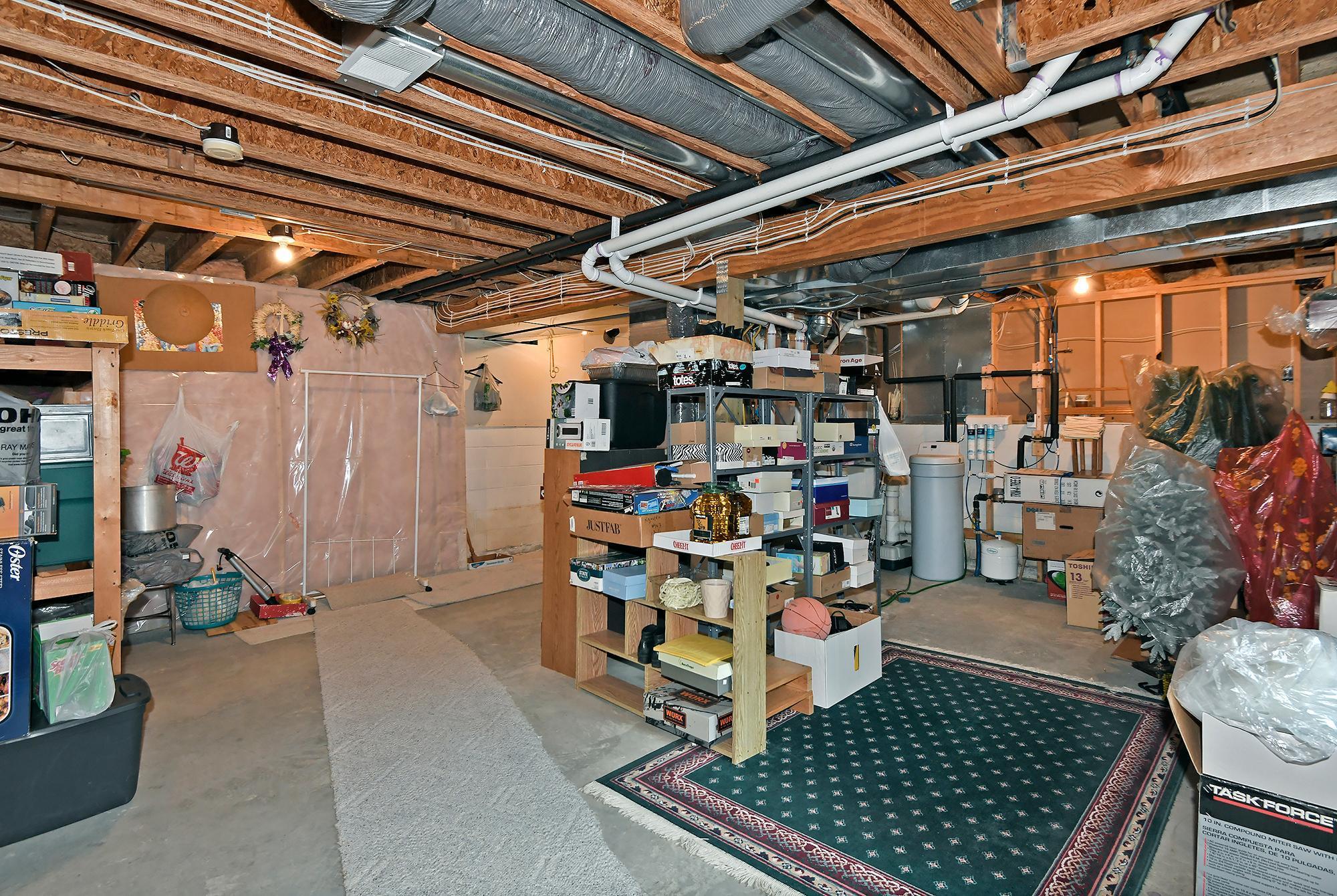 1424 Wildflower Lane NE