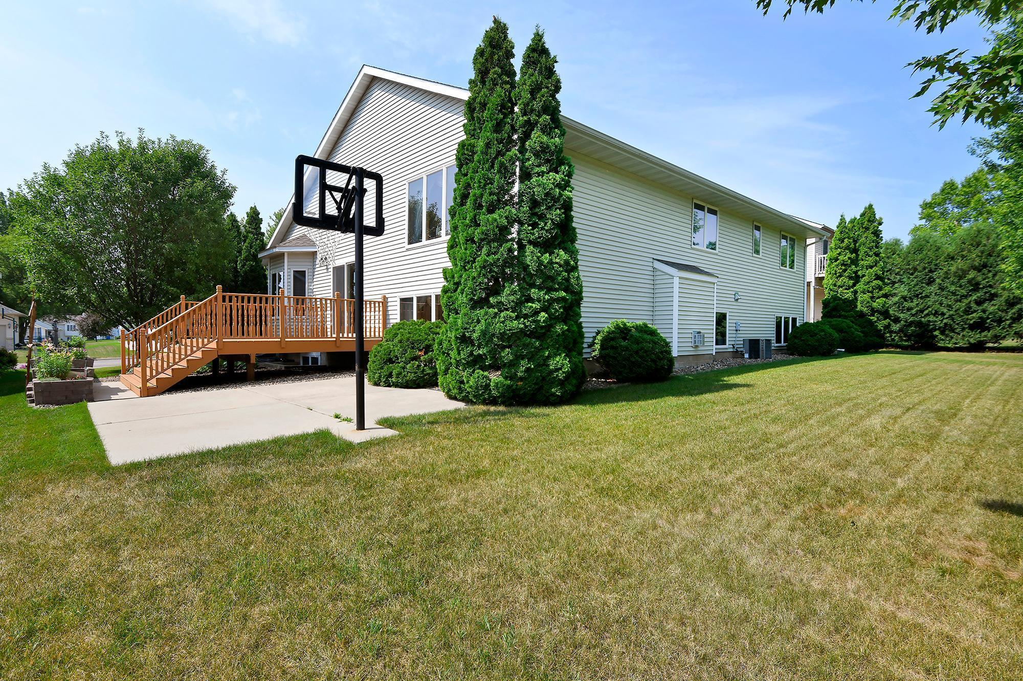 1424 Wildflower Lane NE