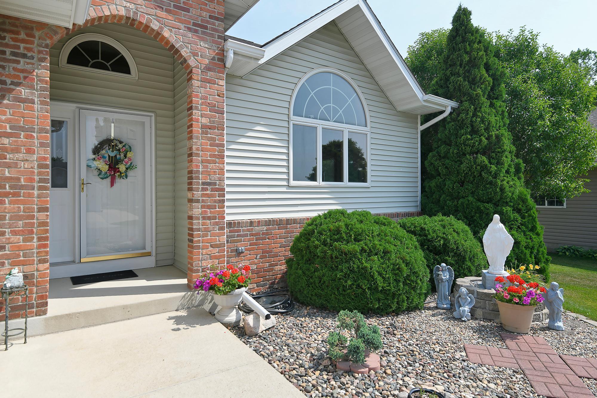 1424 Wildflower Lane NE