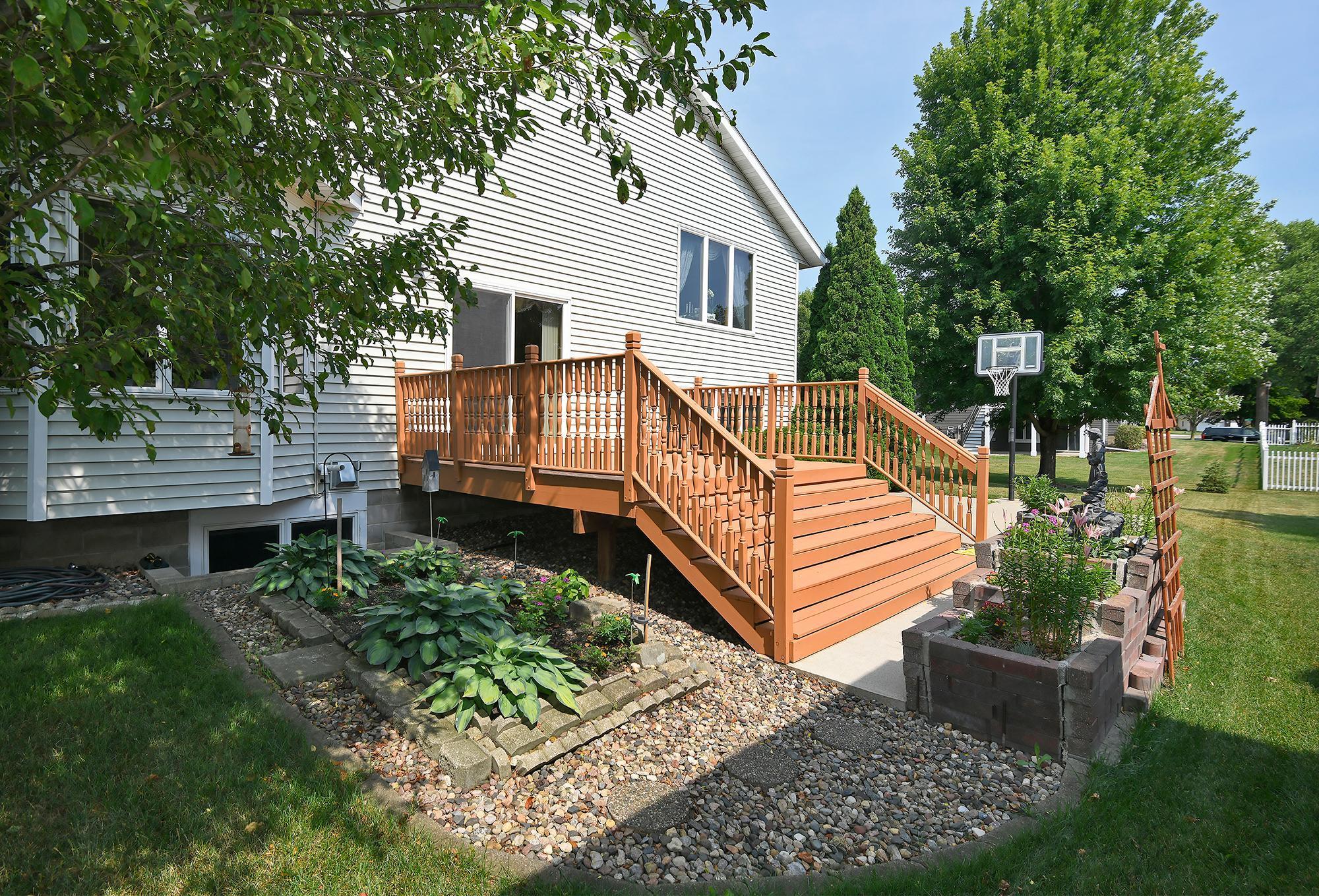 1424 Wildflower Lane NE