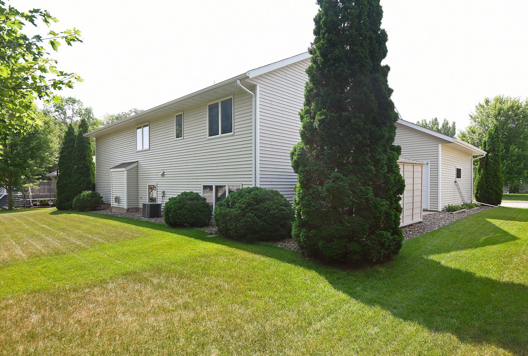 1424 Wildflower Lane NE