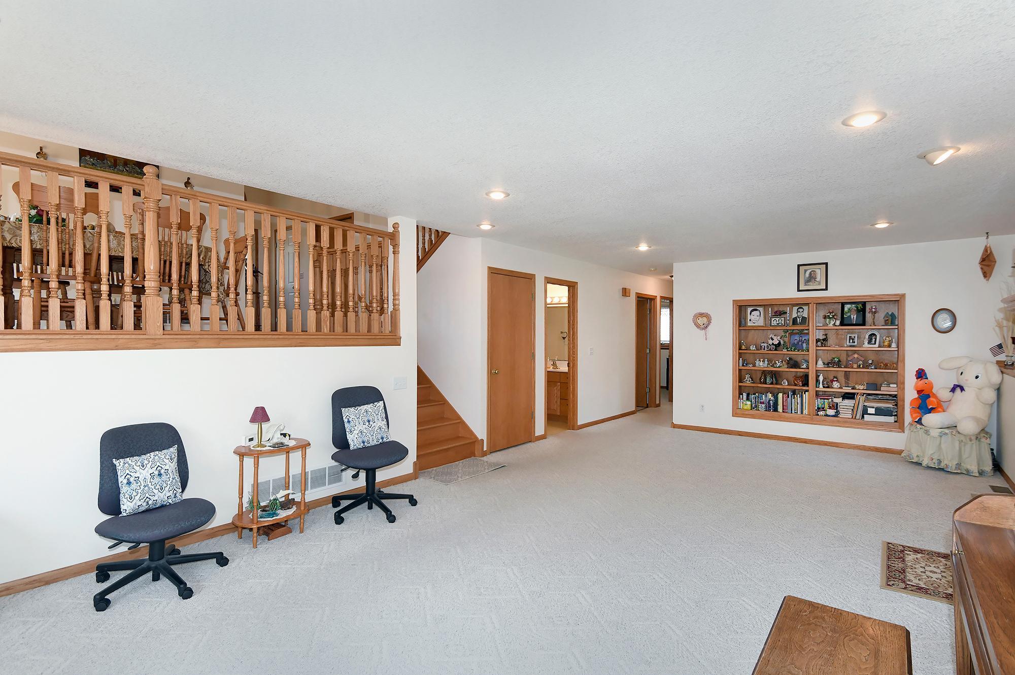 1424 Wildflower Lane NE