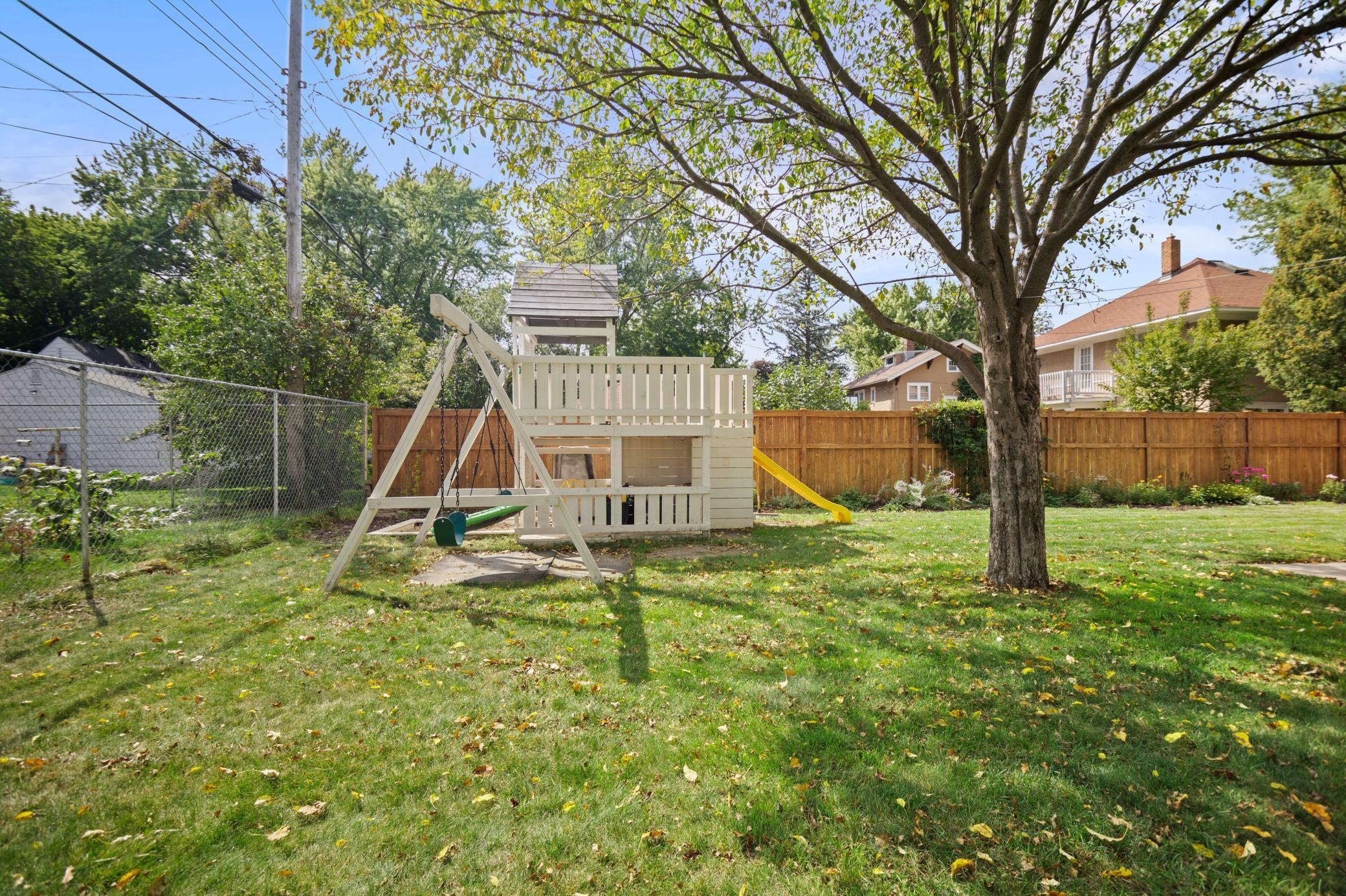 533 E Academy Street