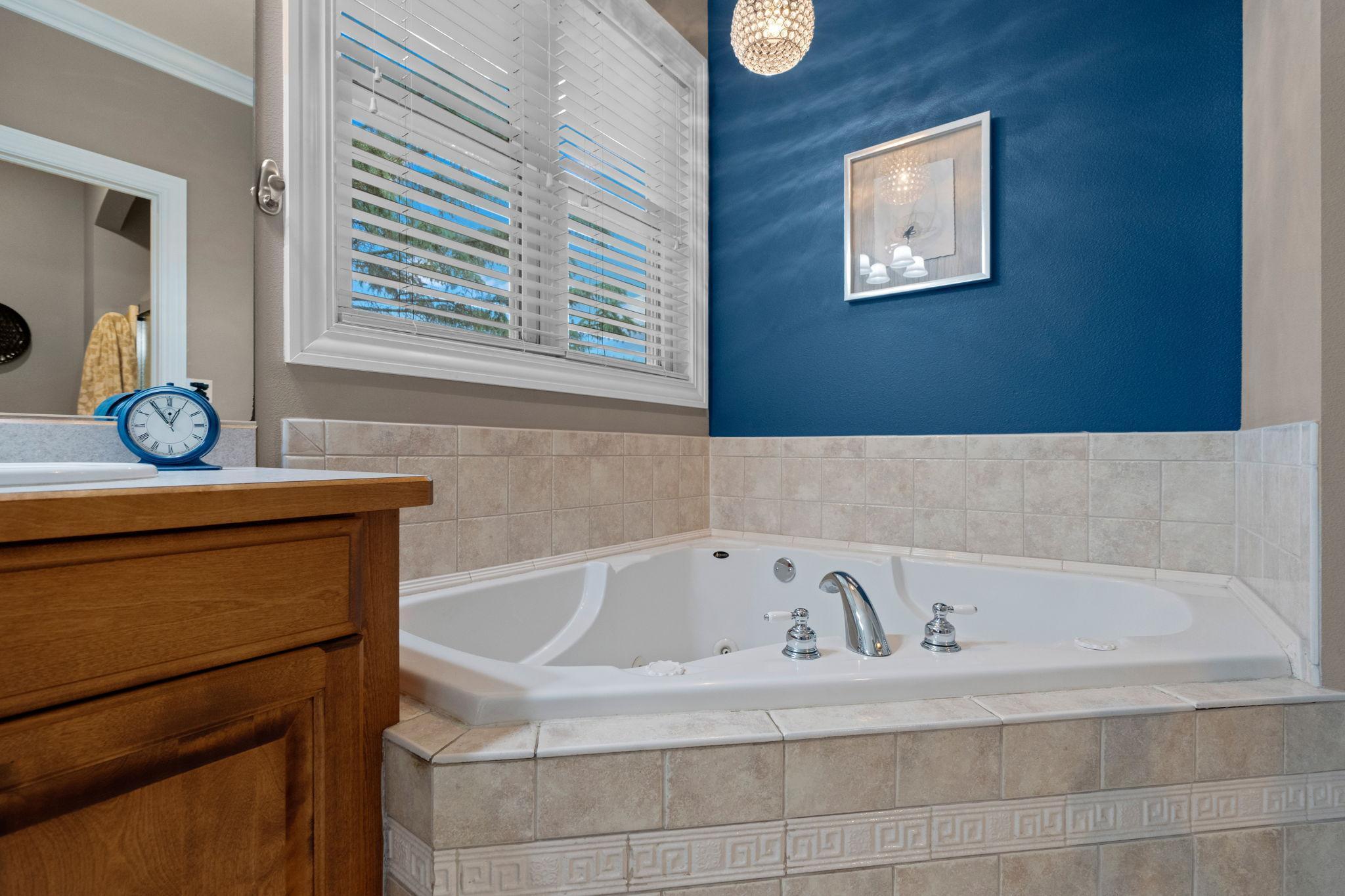 1910 Woodcrest Drive NE