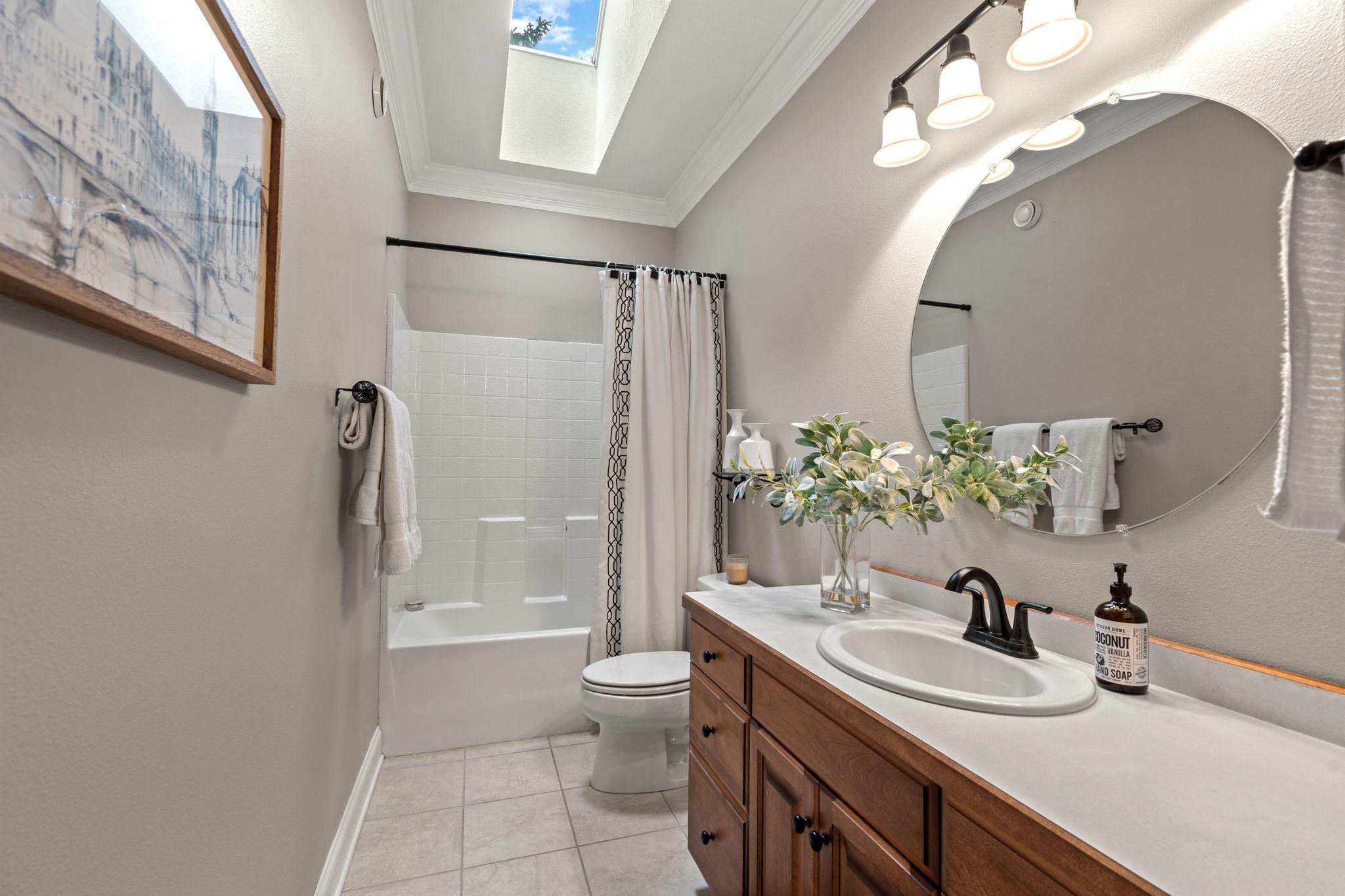 1910 Woodcrest Drive NE