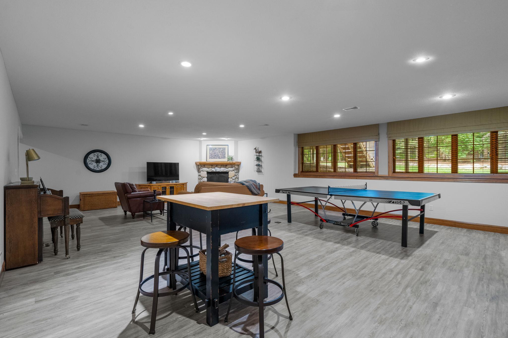 1910 Woodcrest Drive NE