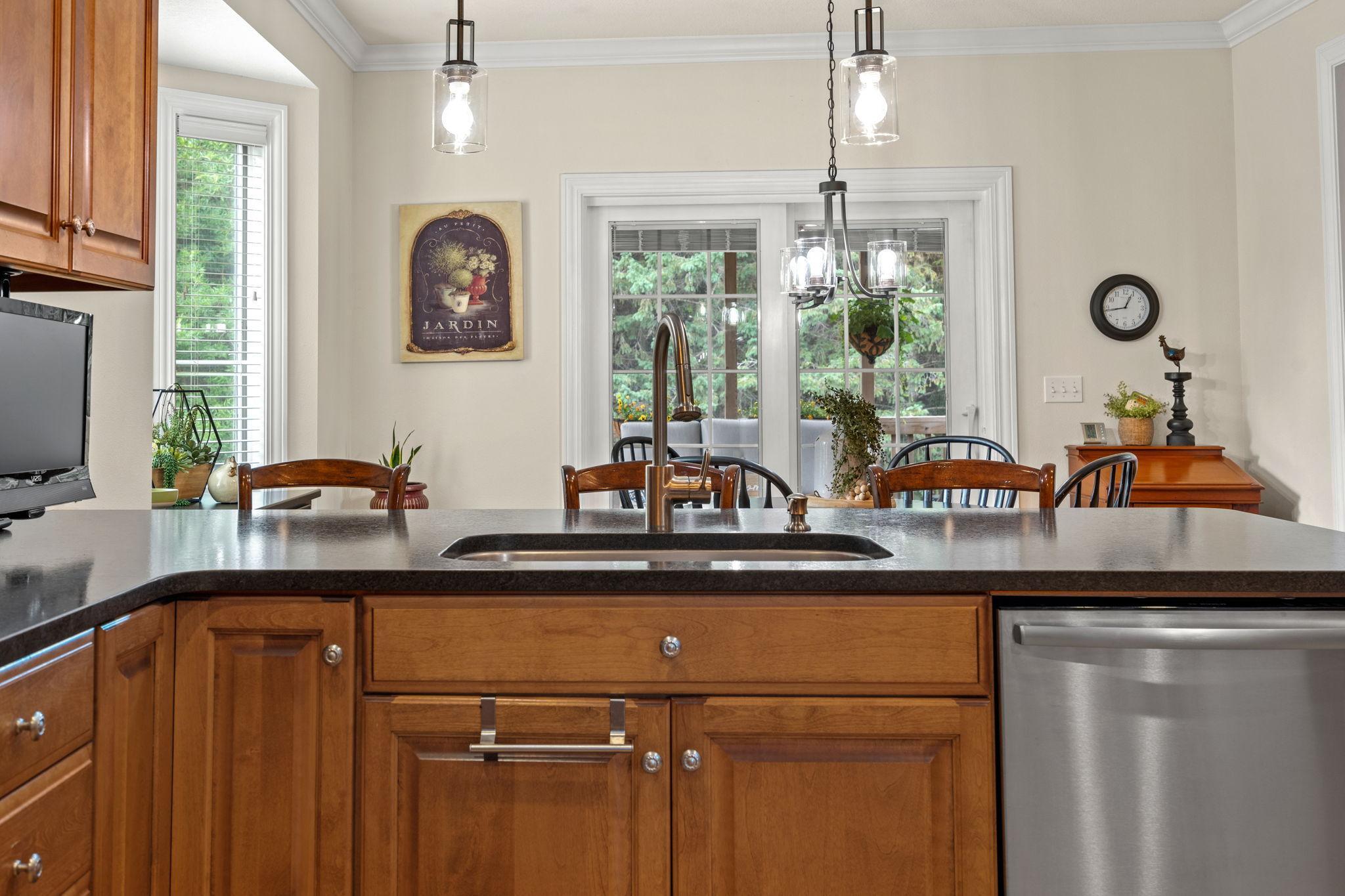 1910 Woodcrest Drive NE