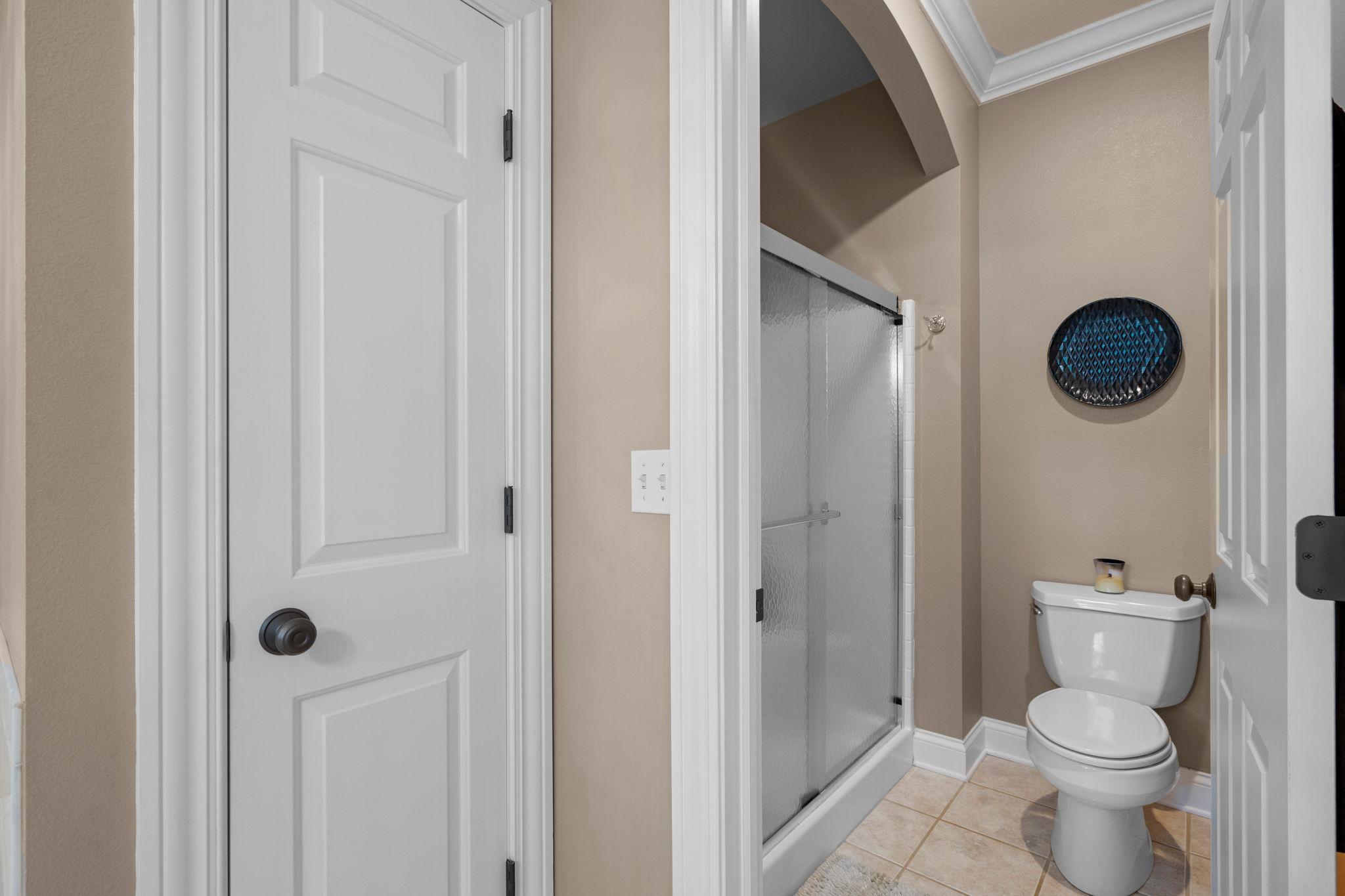 1910 Woodcrest Drive NE