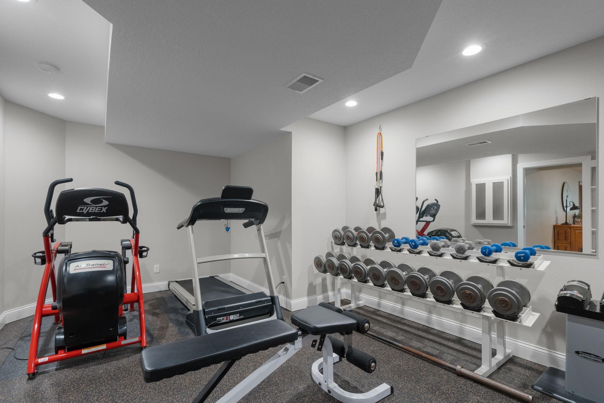 1910 Woodcrest Drive NE