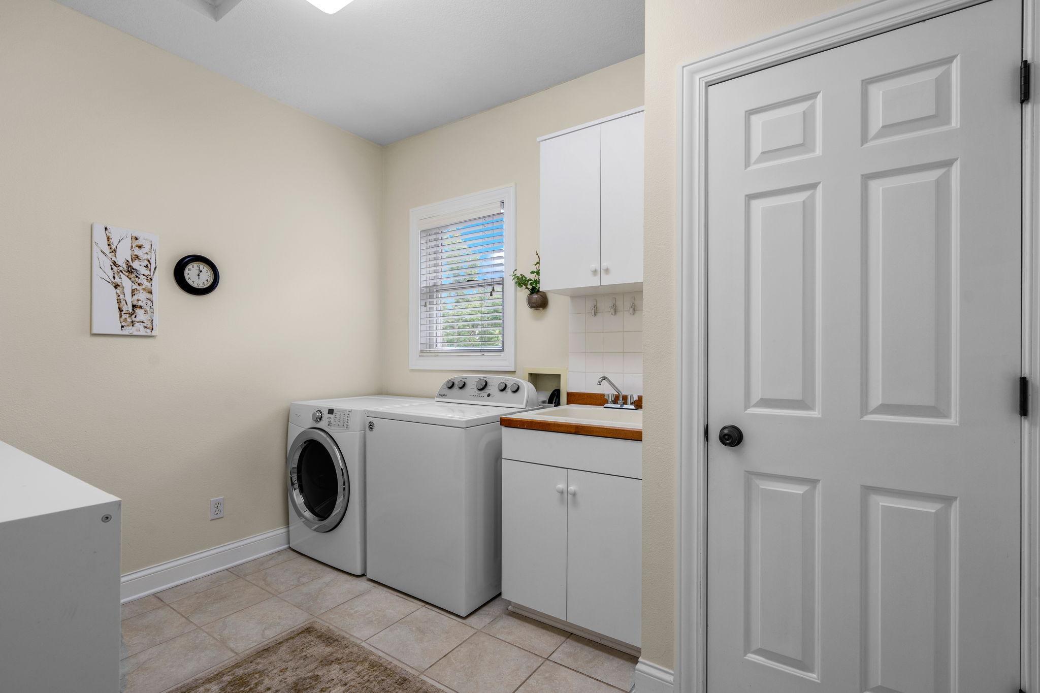 1910 Woodcrest Drive NE