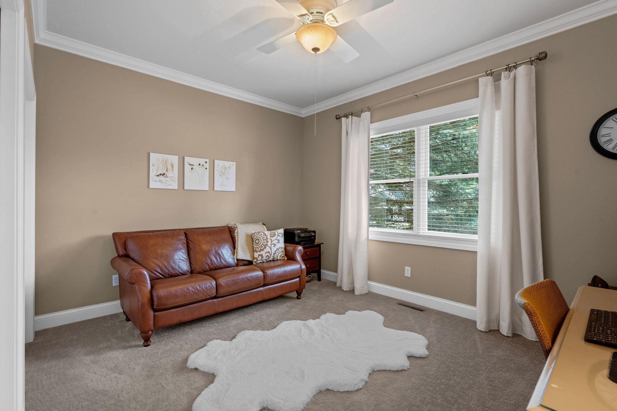 1910 Woodcrest Drive NE