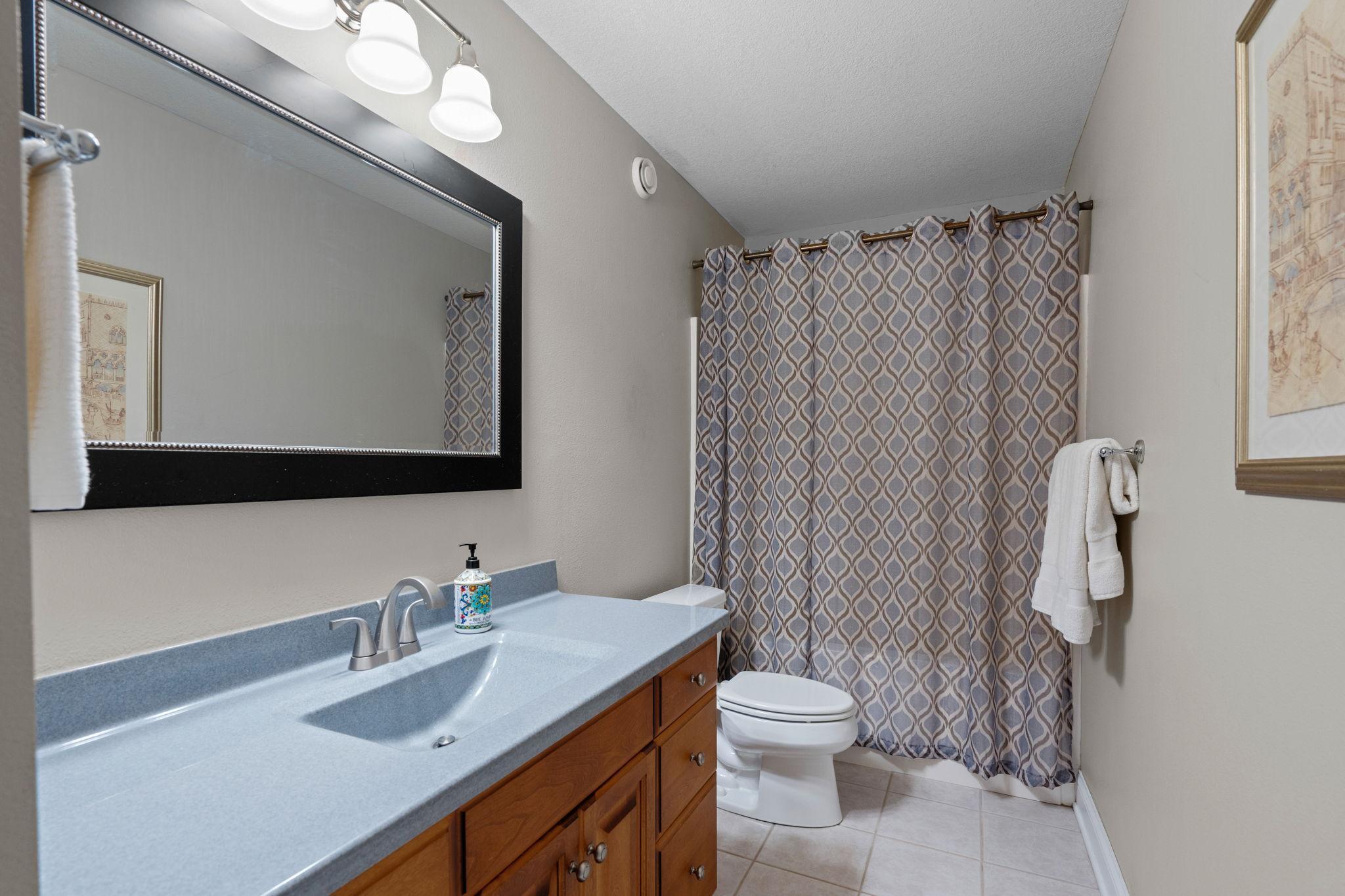 1910 Woodcrest Drive NE