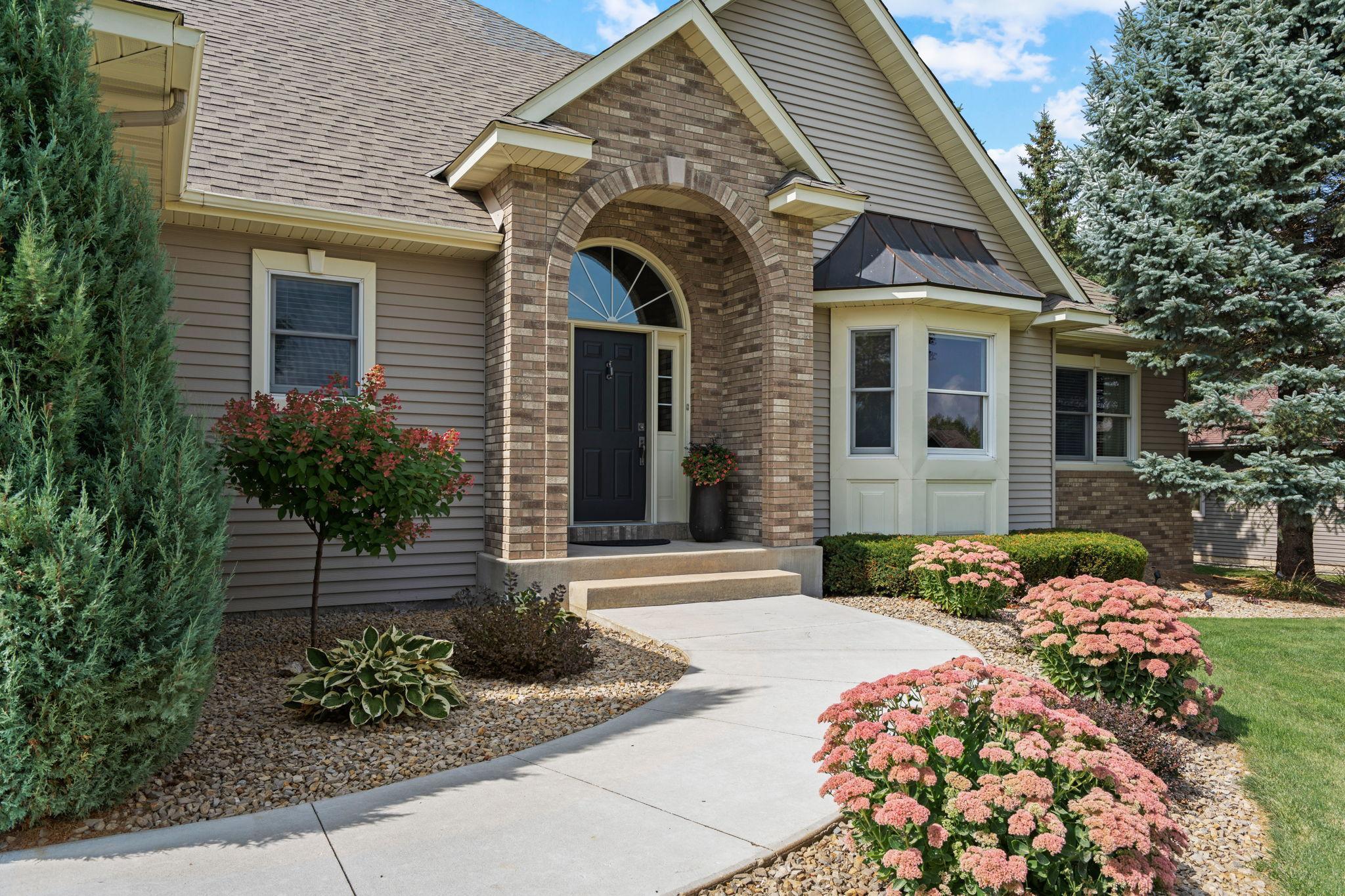 1910 Woodcrest Drive NE