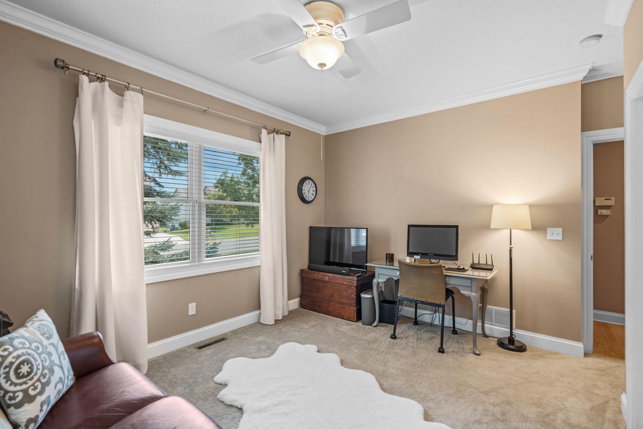 1910 Woodcrest Drive NE