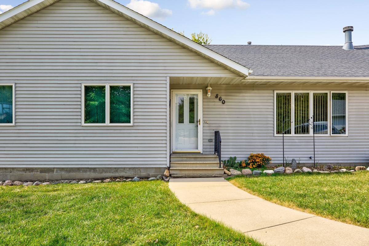 860 Hilltop Place SW