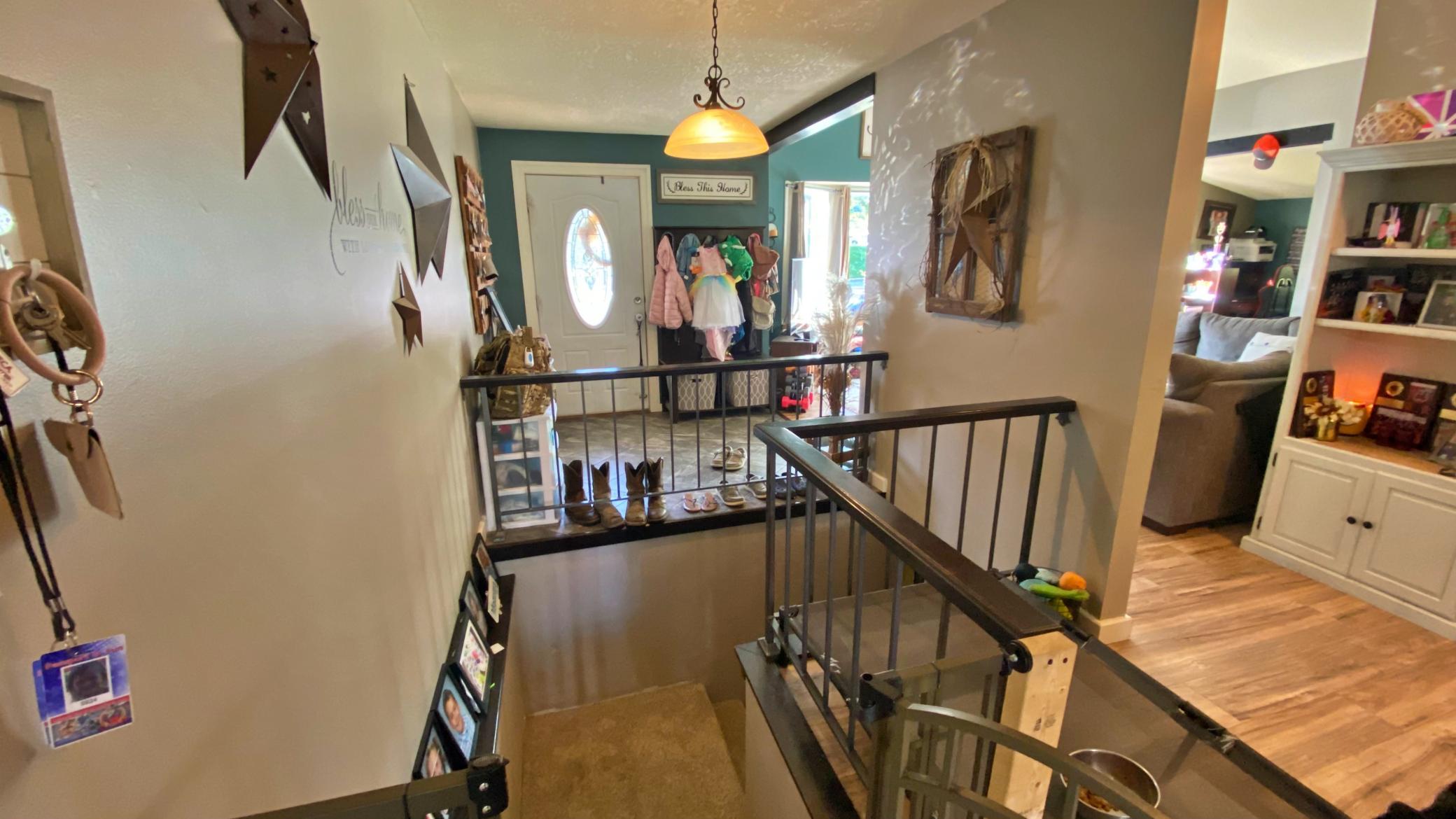 319 Division Street W