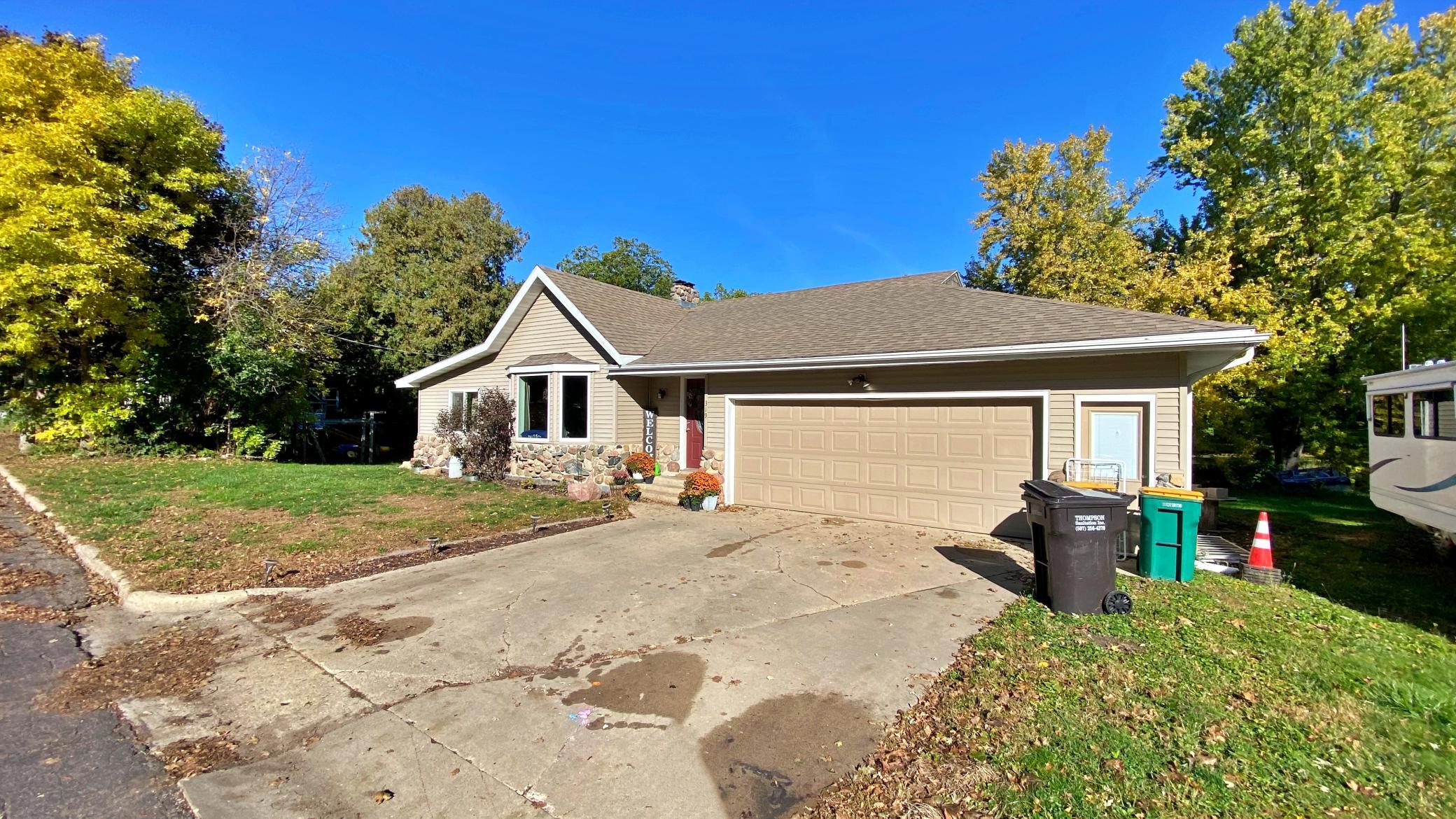 319 Division Street W
