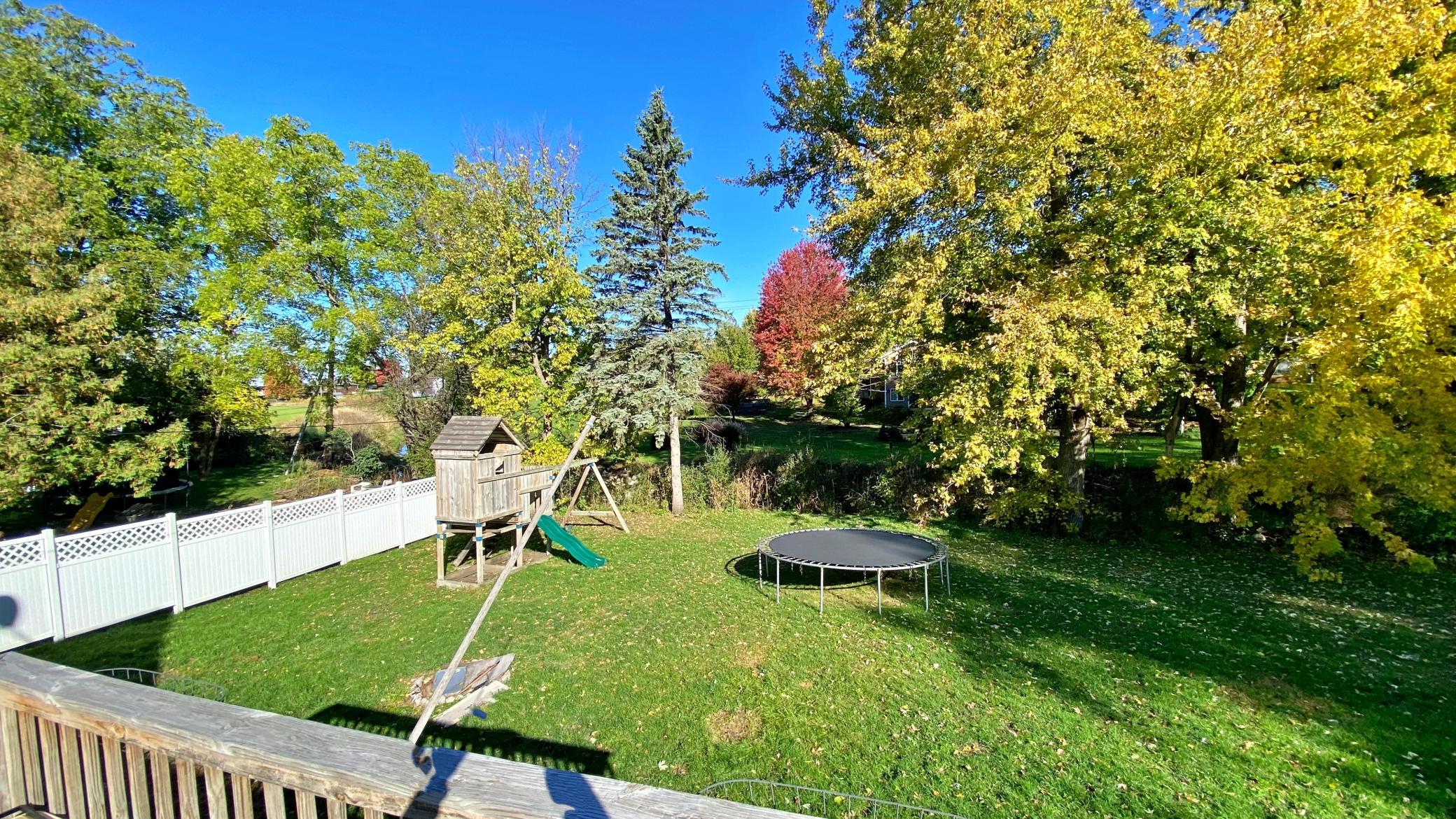 319 Division Street W