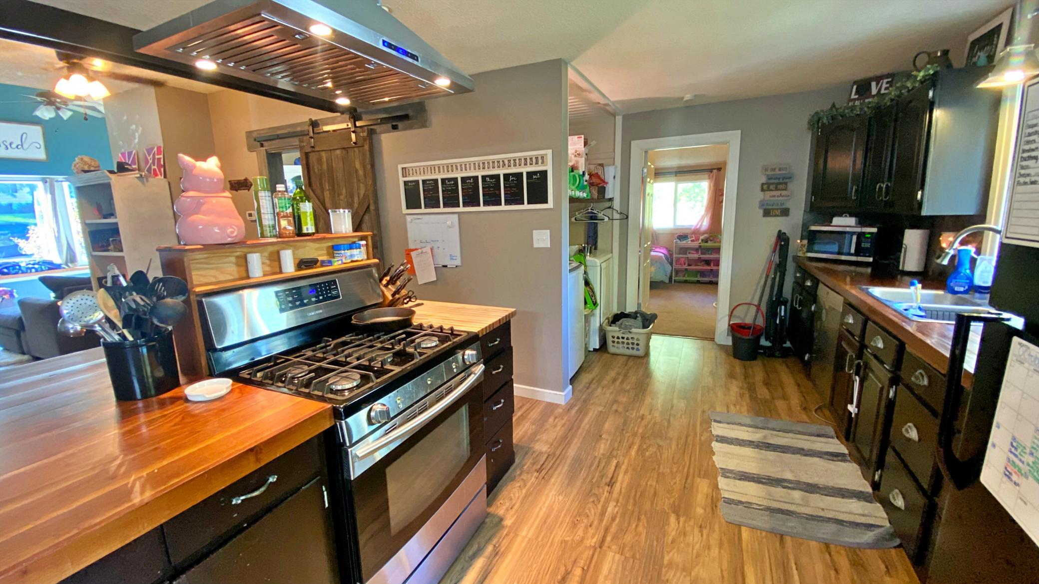 319 Division Street W