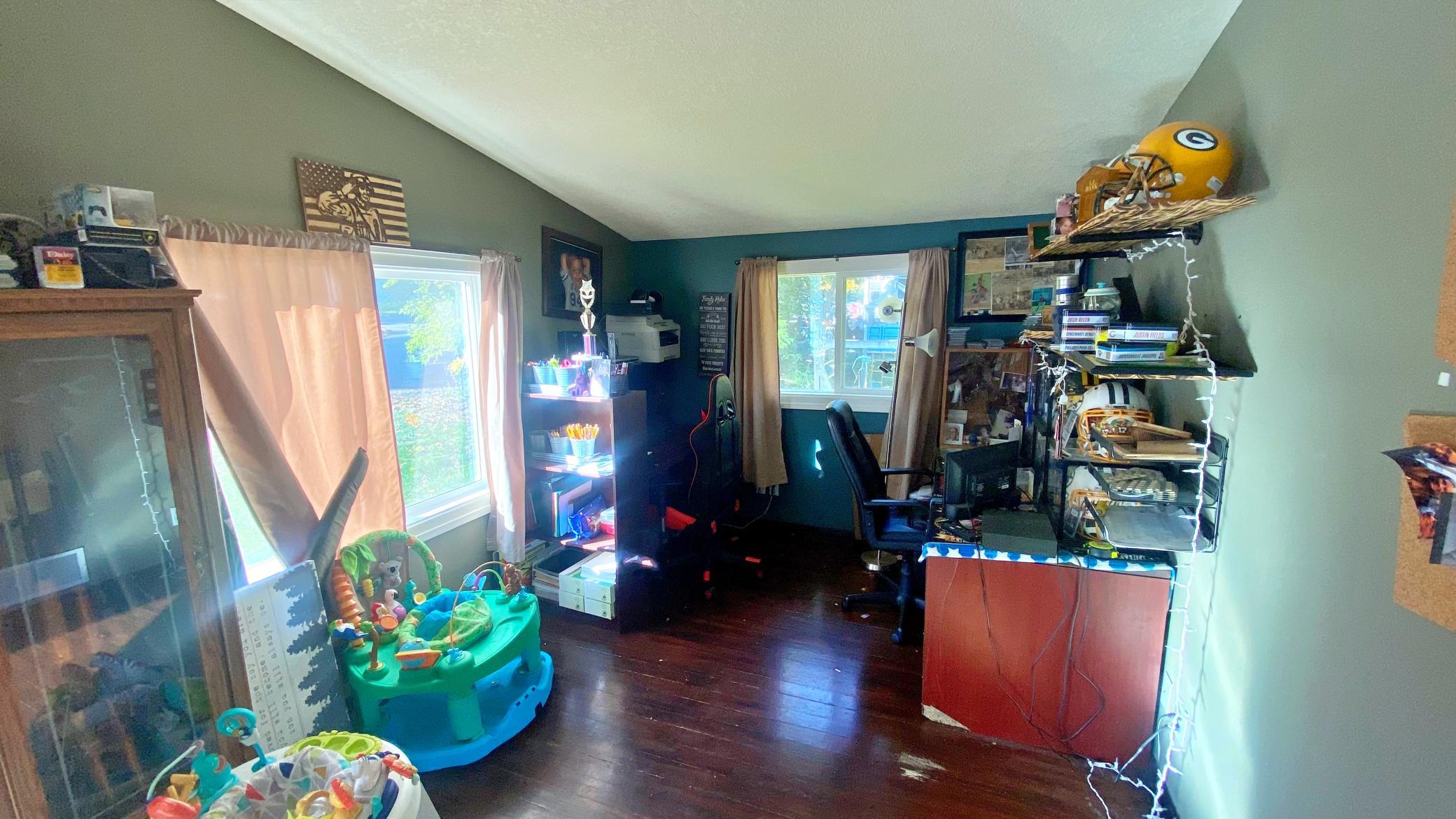 319 Division Street W
