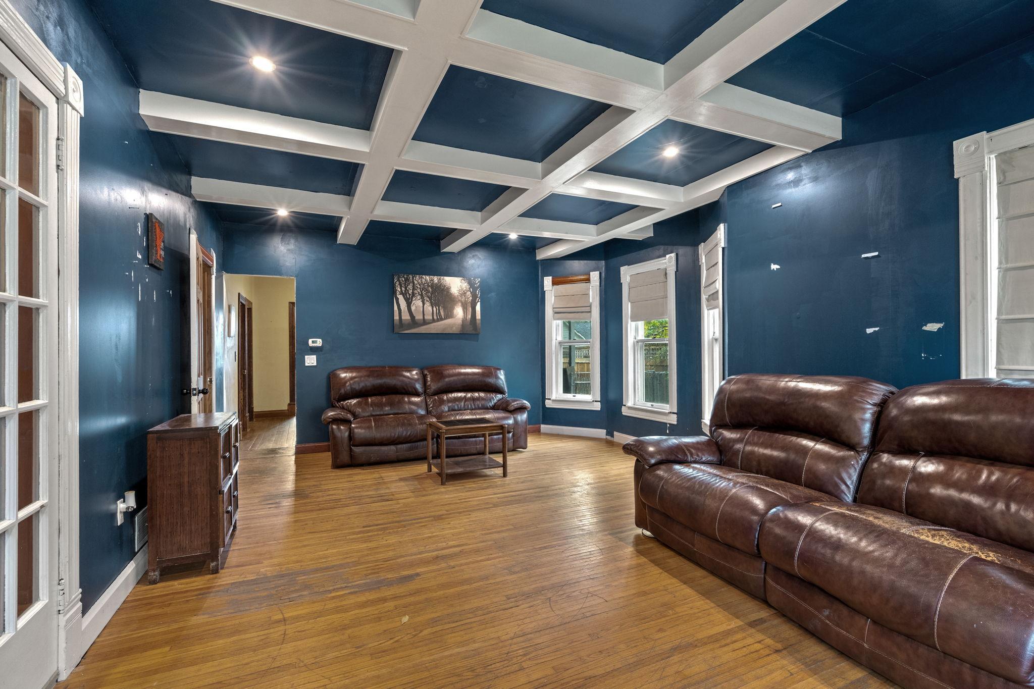 548 E Vine Street