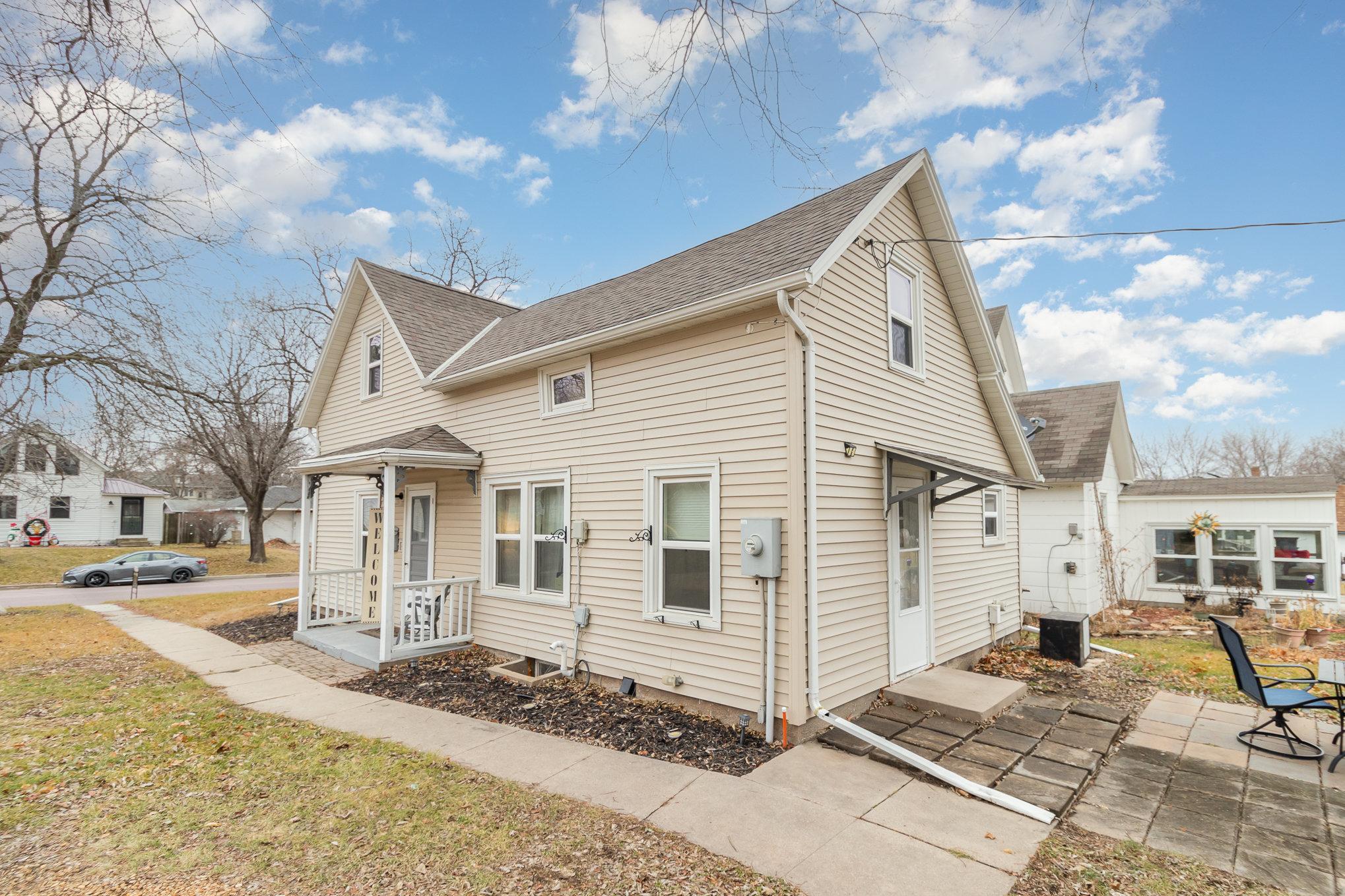 809 S Front Street