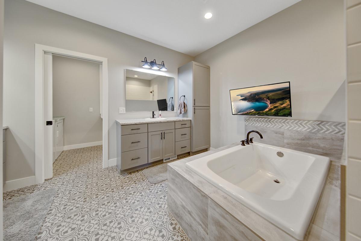 2720 Timber Ridge Place NE