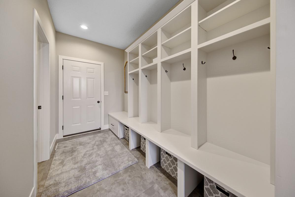 2720 Timber Ridge Place NE