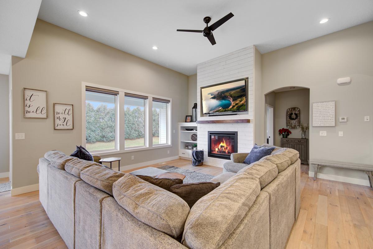 2720 Timber Ridge Place NE