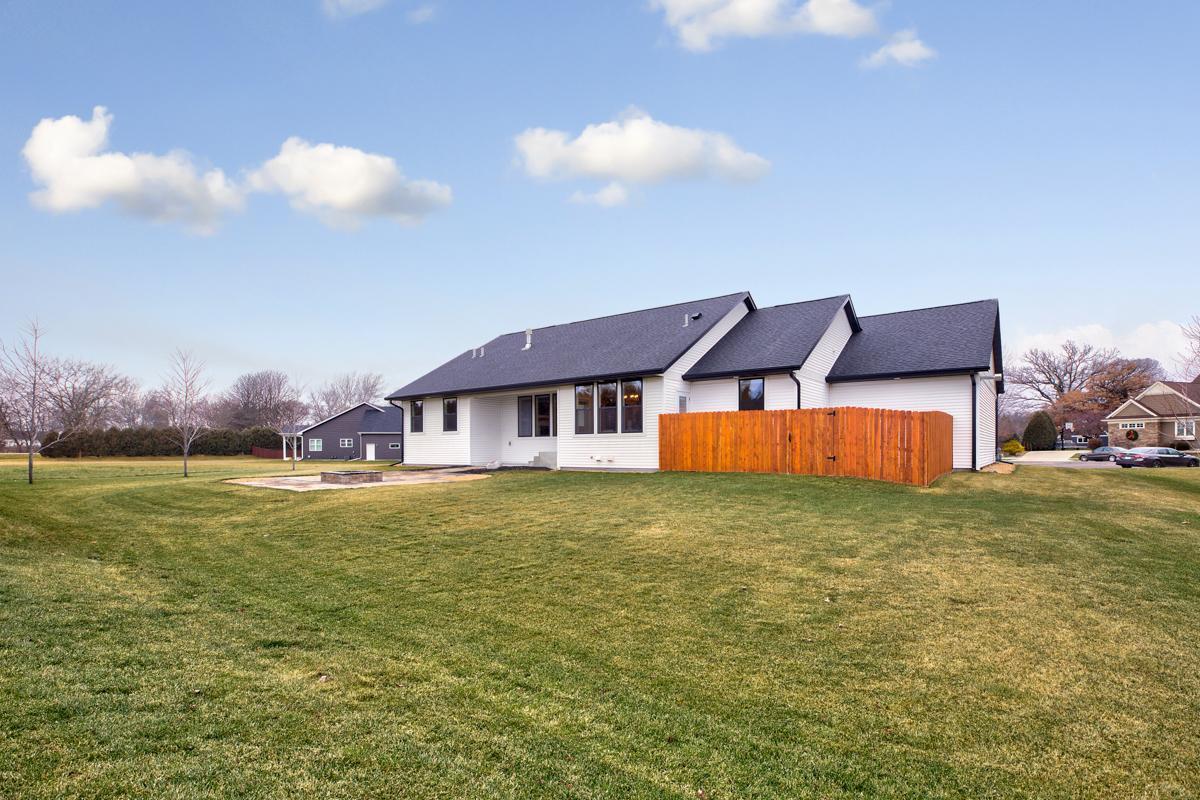 2720 Timber Ridge Place NE