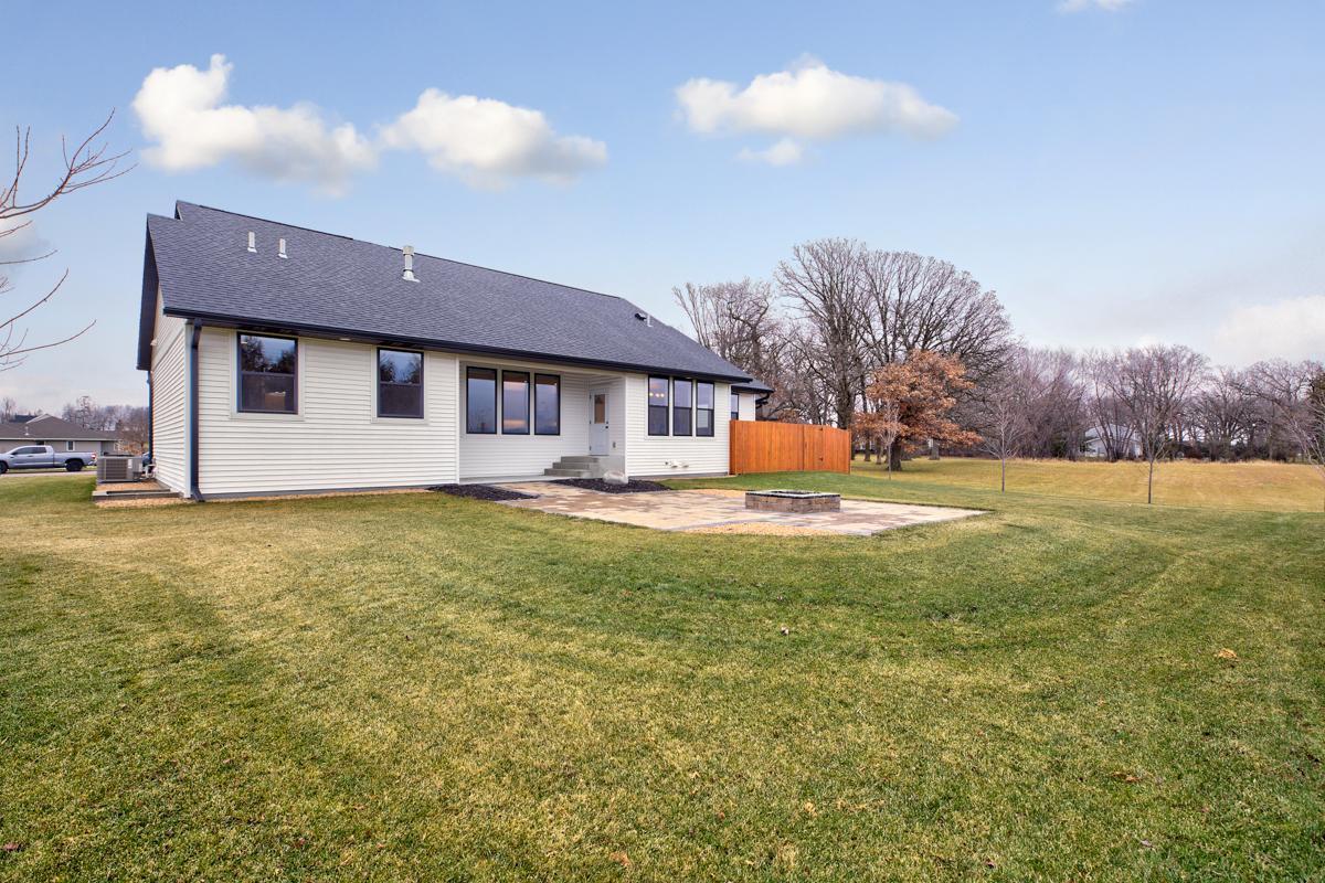 2720 Timber Ridge Place NE