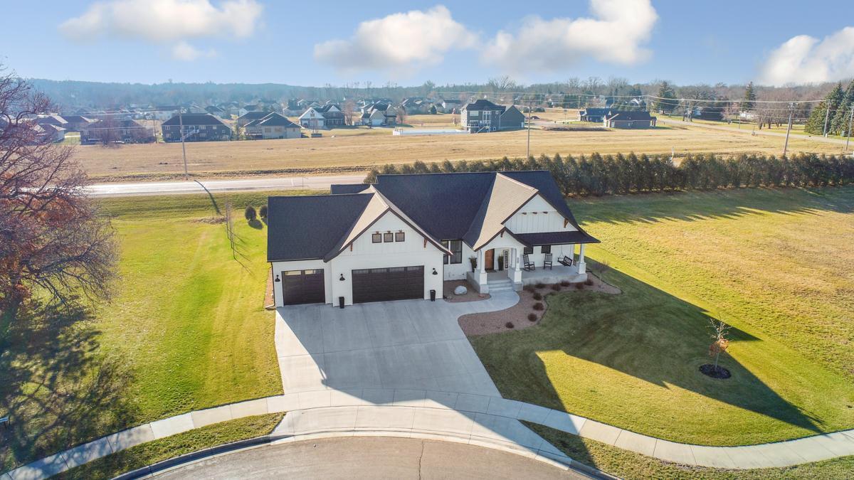 2720 Timber Ridge Place NE