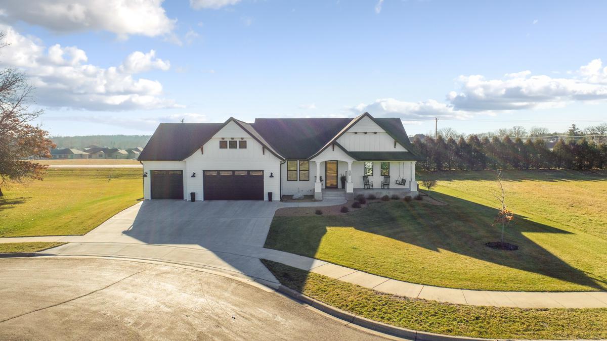 2720 Timber Ridge Place NE