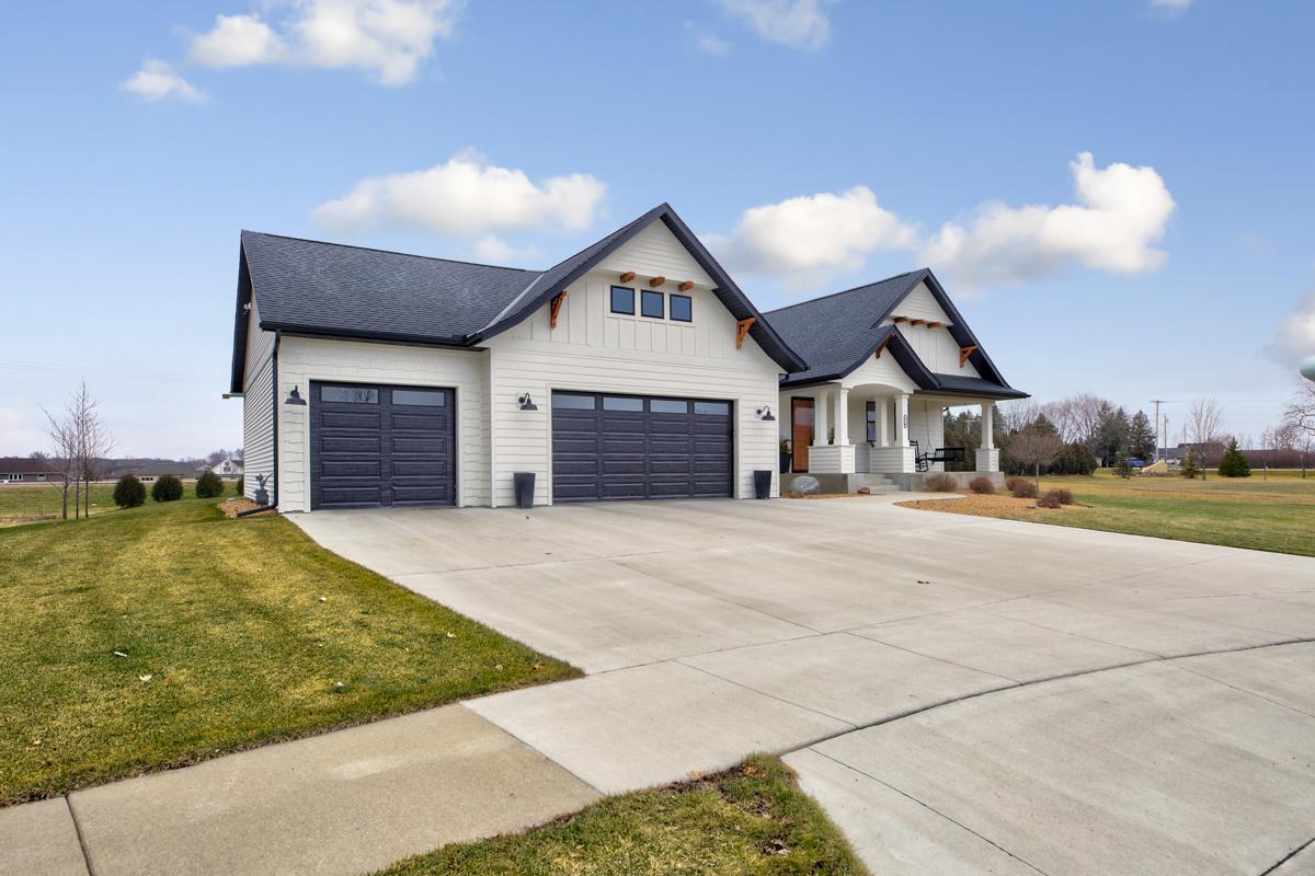 2720 Timber Ridge Place NE