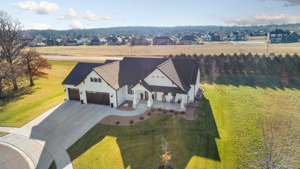 2720 Timber Ridge Place NE