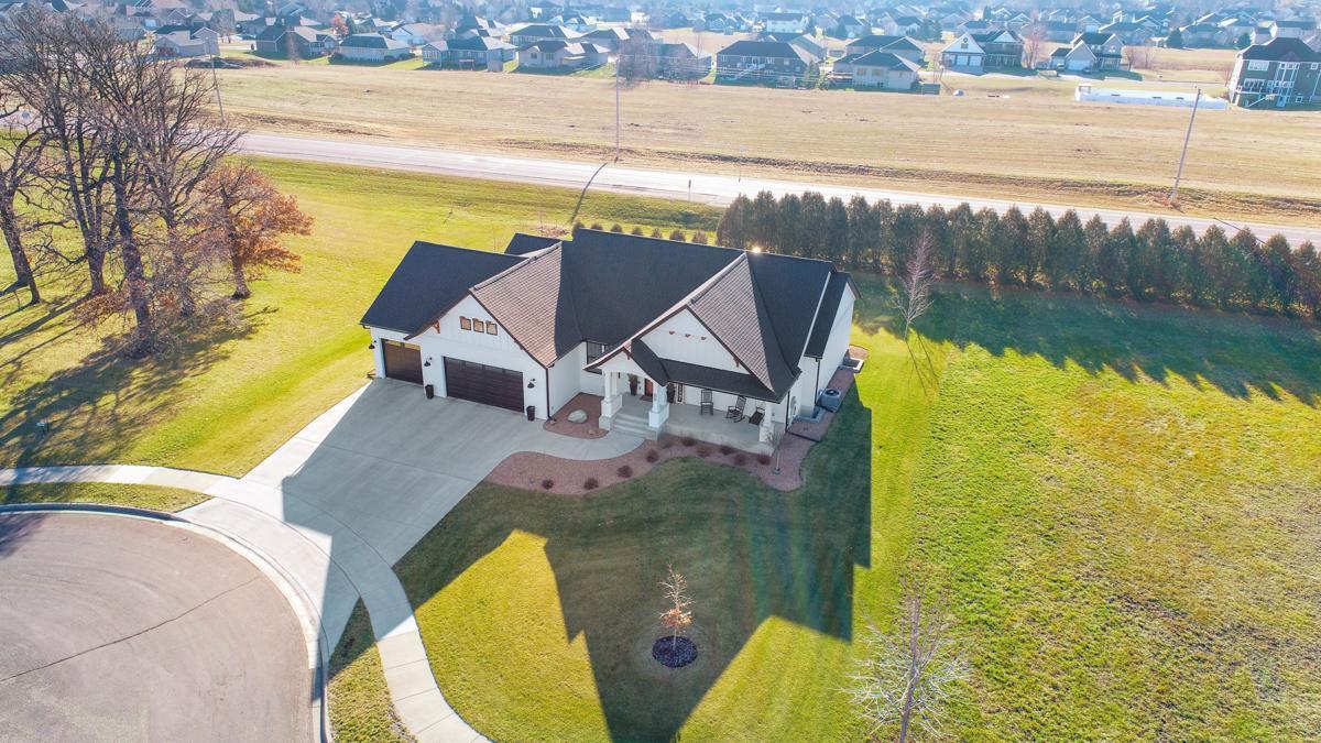 2720 Timber Ridge Place NE