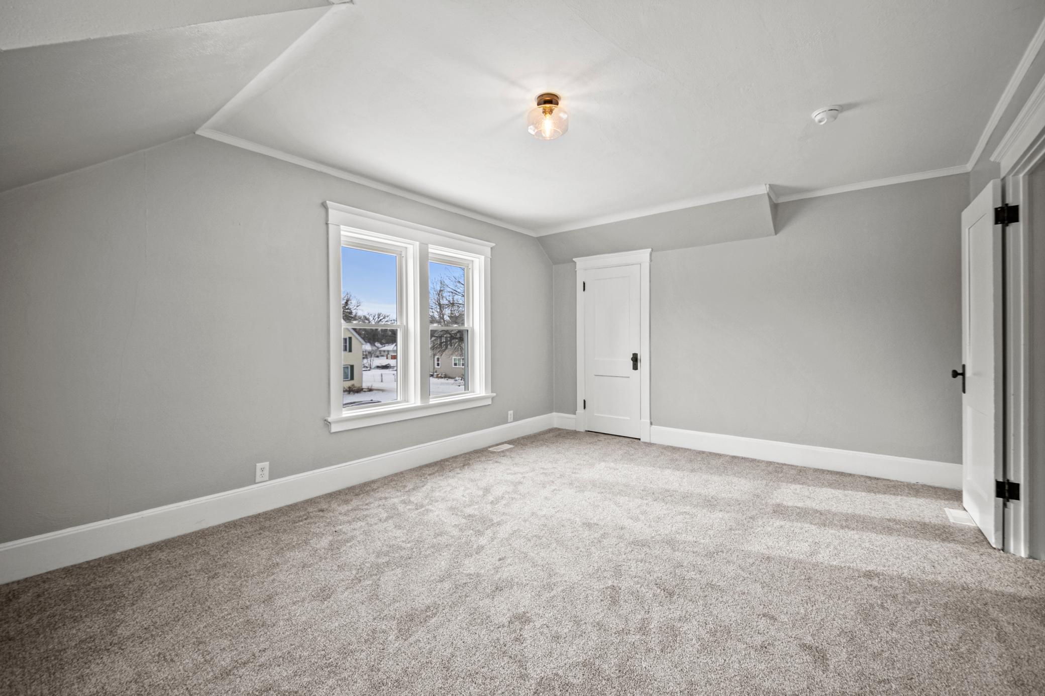 252 E Mckinley Street