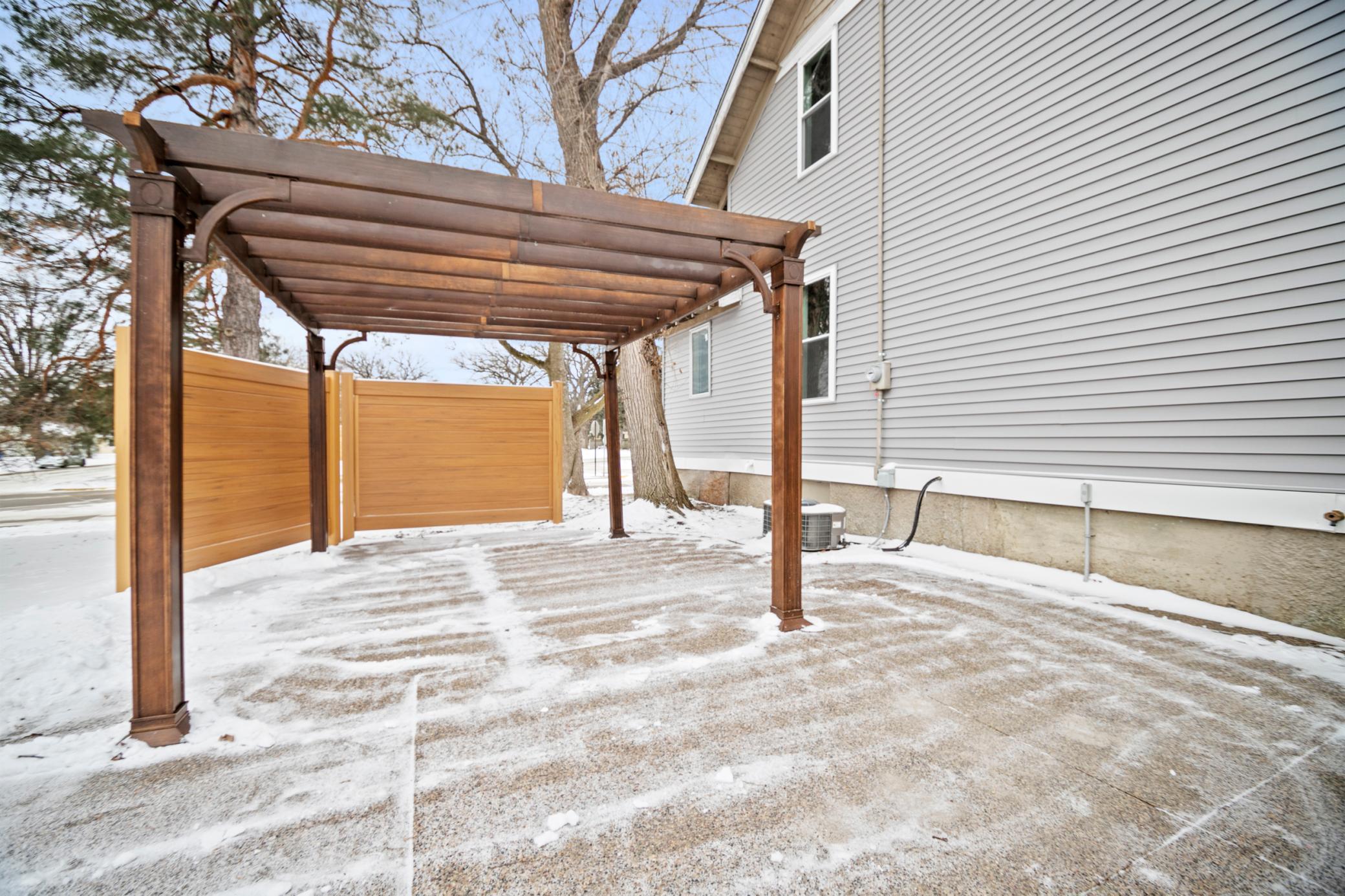 252 E Mckinley Street