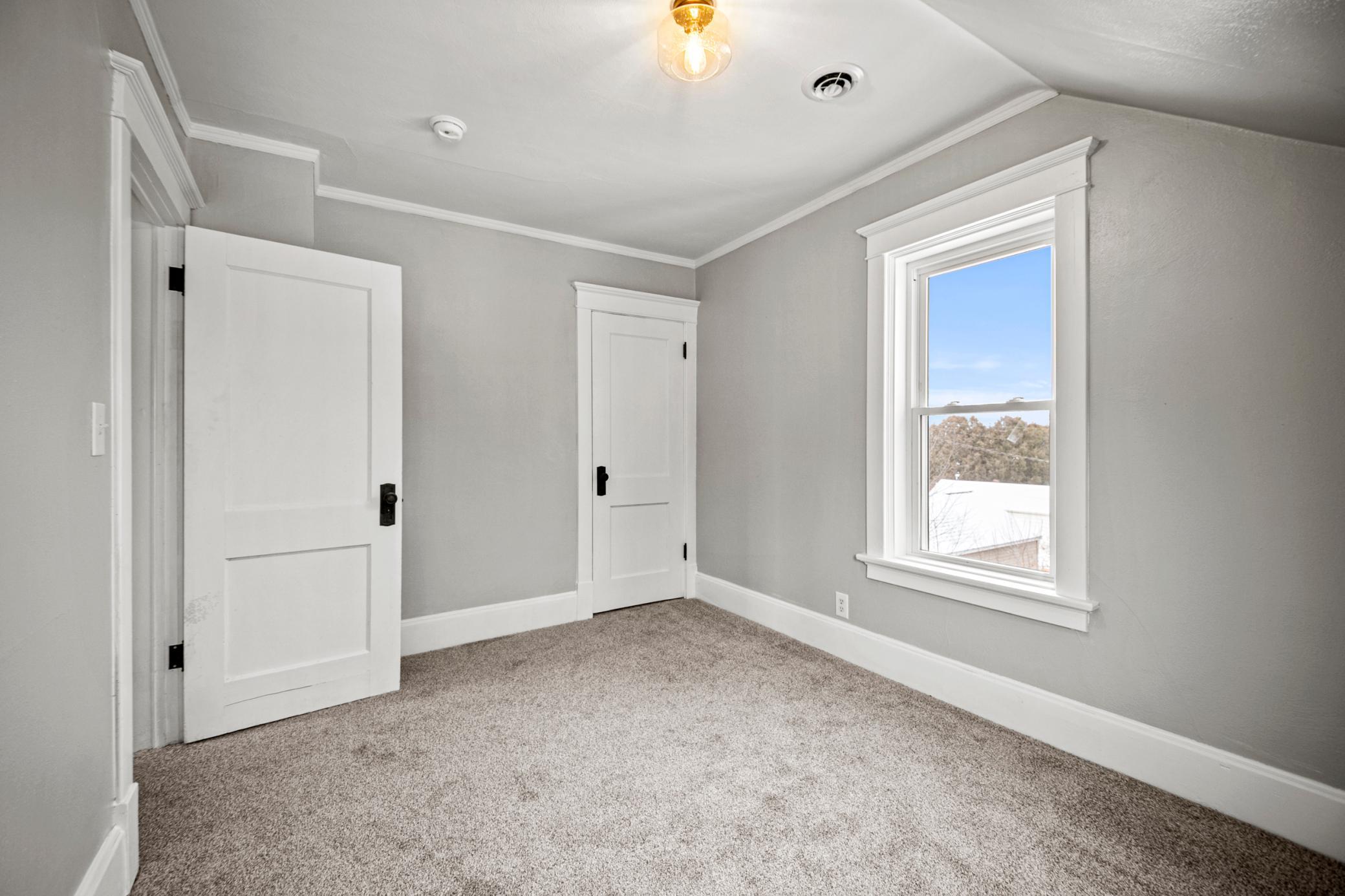 252 E Mckinley Street